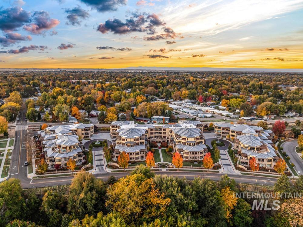 2967 W Crescent Rim Dr, Boise, Idaho 83706, 2 Bedrooms, 2 Bathrooms, Residential For Sale, Price $888,000,MLS 98974196