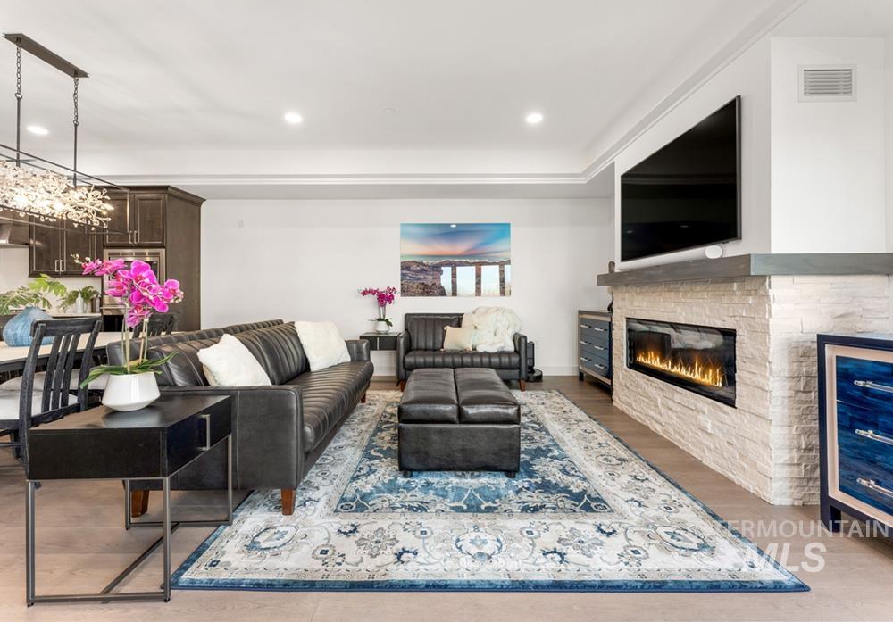 2967 W Crescent Rim Dr, Boise, Idaho 83706, 2 Bedrooms, 2 Bathrooms, Residential For Sale, Price $888,000, 98974196