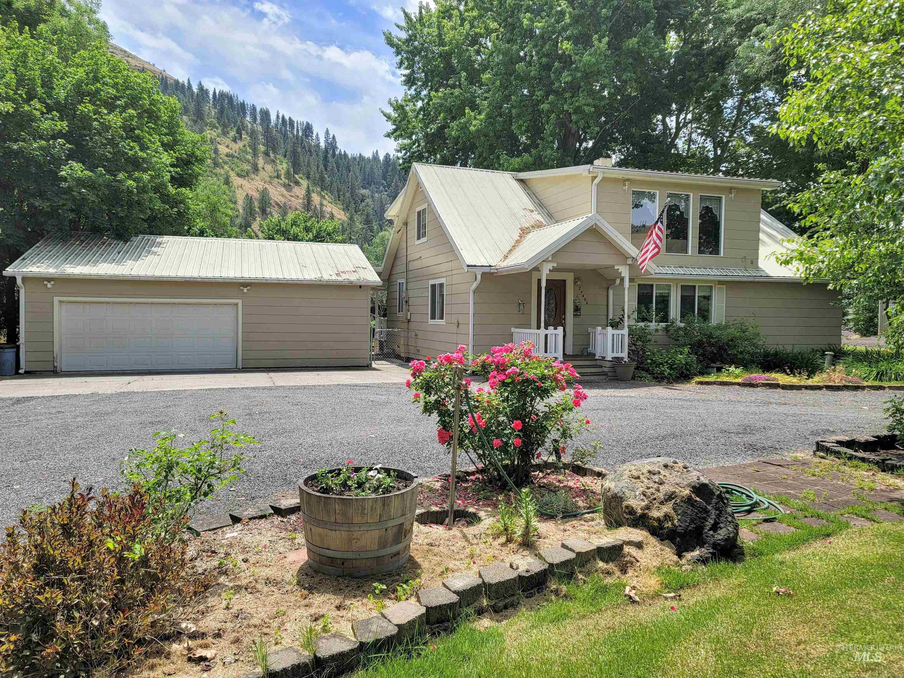 27406 Gem Lane, Juliaetta, Idaho 83535, 3 Bedrooms, 2 Bathrooms, Residential For Sale, Price $550,000,MLS 98974197