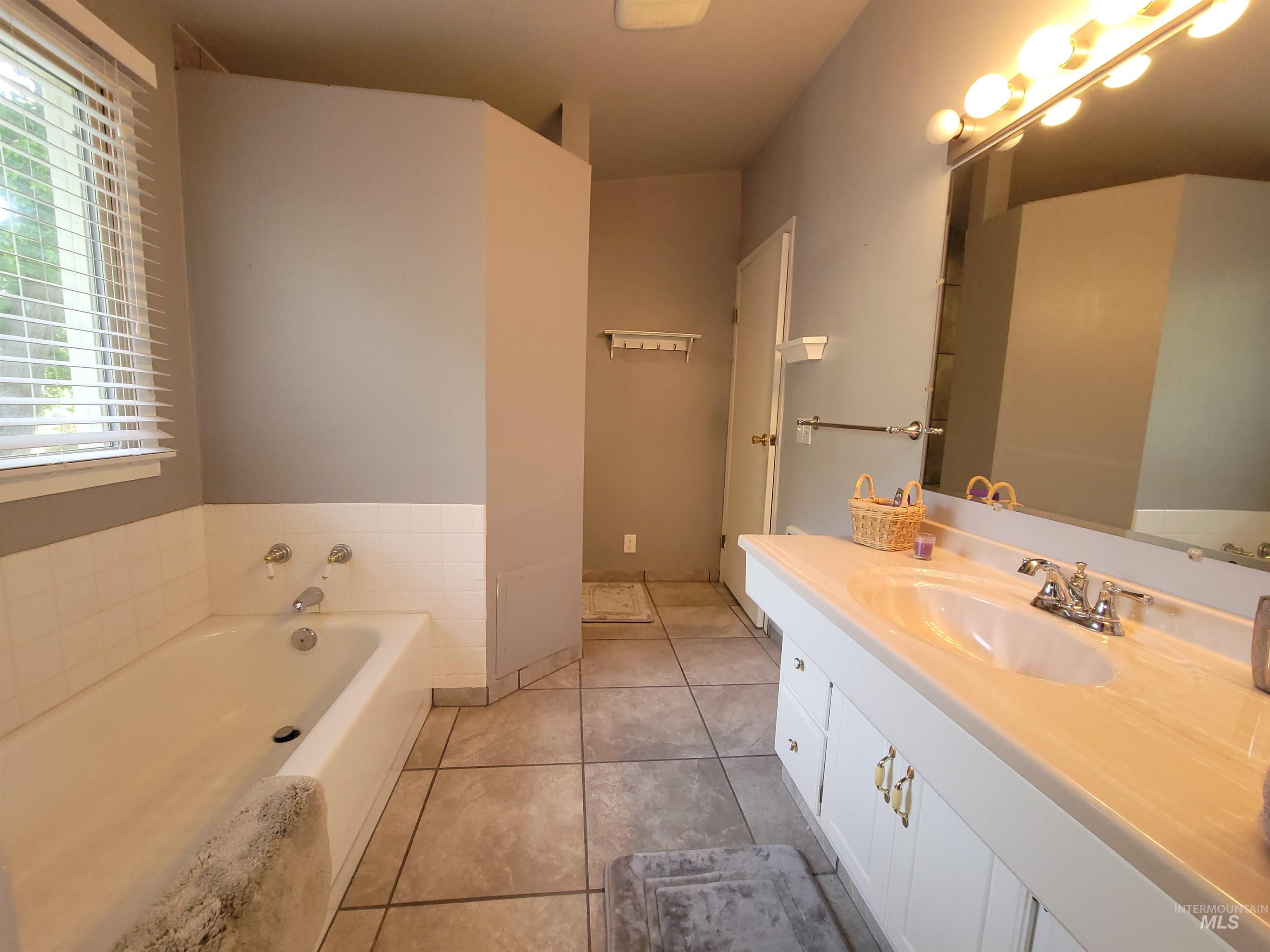 27406 Gem Lane, Juliaetta, Idaho 83535, 3 Bedrooms, 2 Bathrooms, Residential For Sale, Price $550,000,MLS 98974197