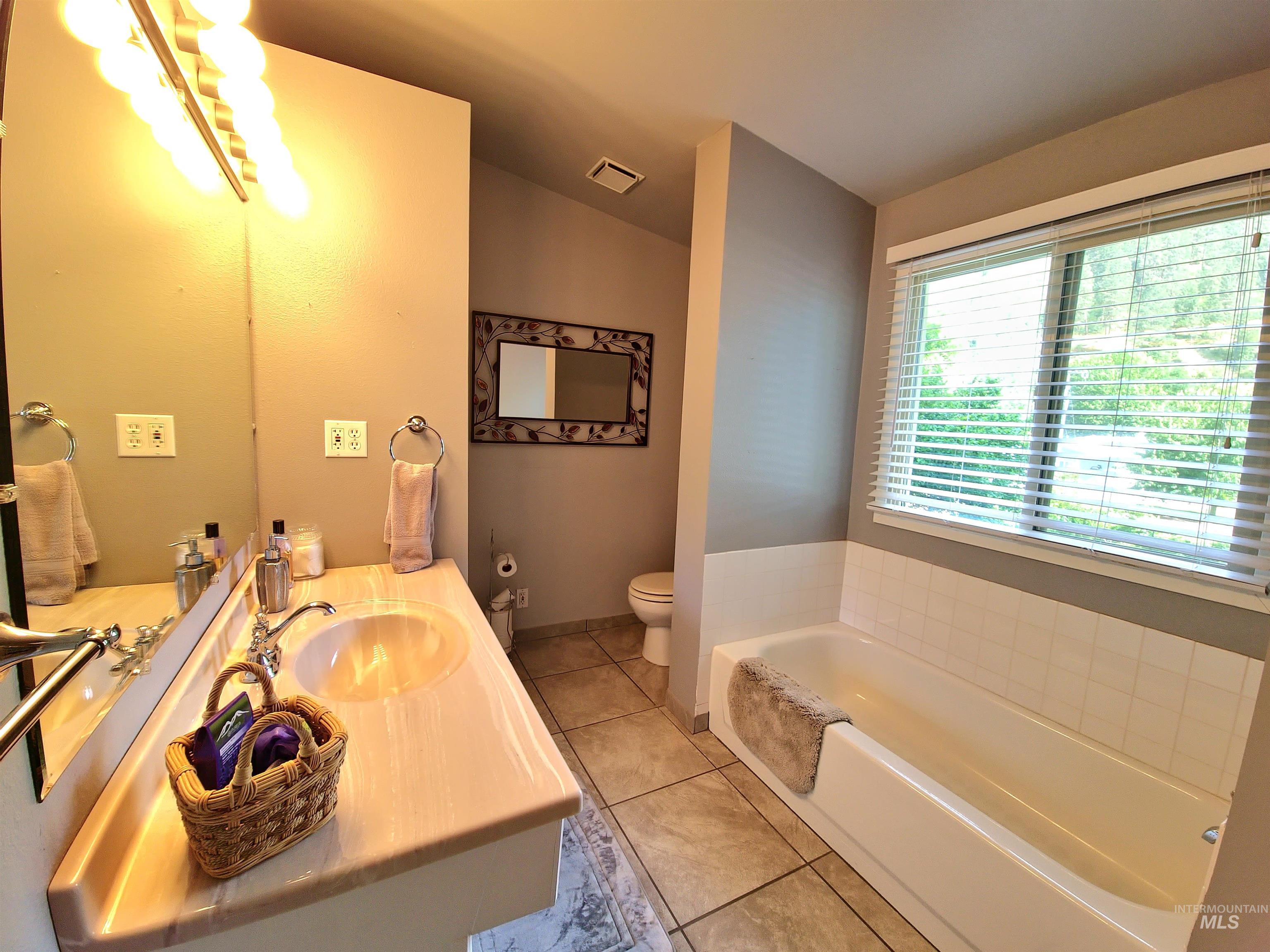 27406 Gem Lane, Juliaetta, Idaho 83535, 3 Bedrooms, 2 Bathrooms, Residential For Sale, Price $550,000,MLS 98974197