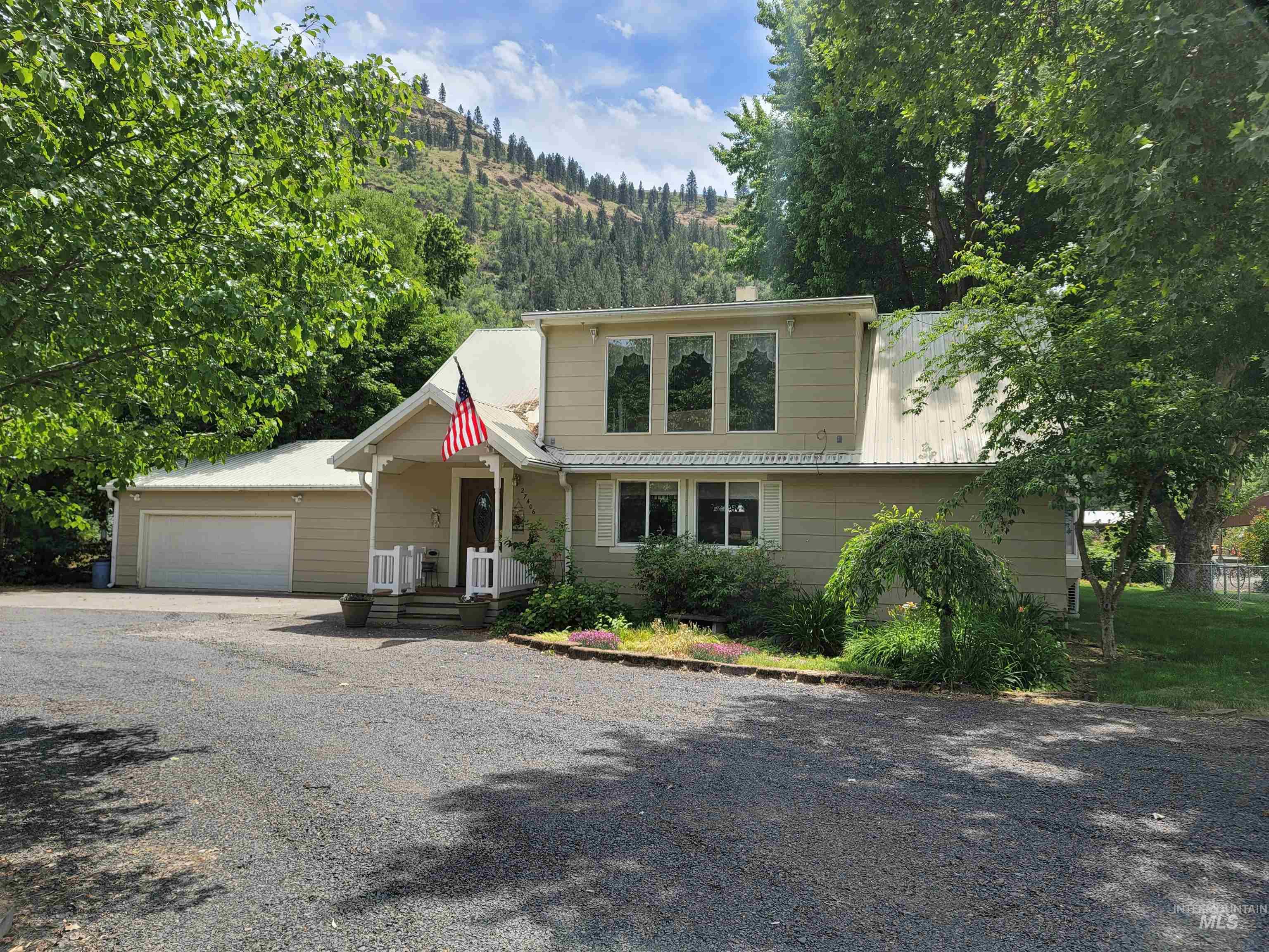 27406 Gem Lane, Juliaetta, Idaho 83535, 3 Bedrooms, 2 Bathrooms, Residential For Sale, Price $550,000,MLS 98974197