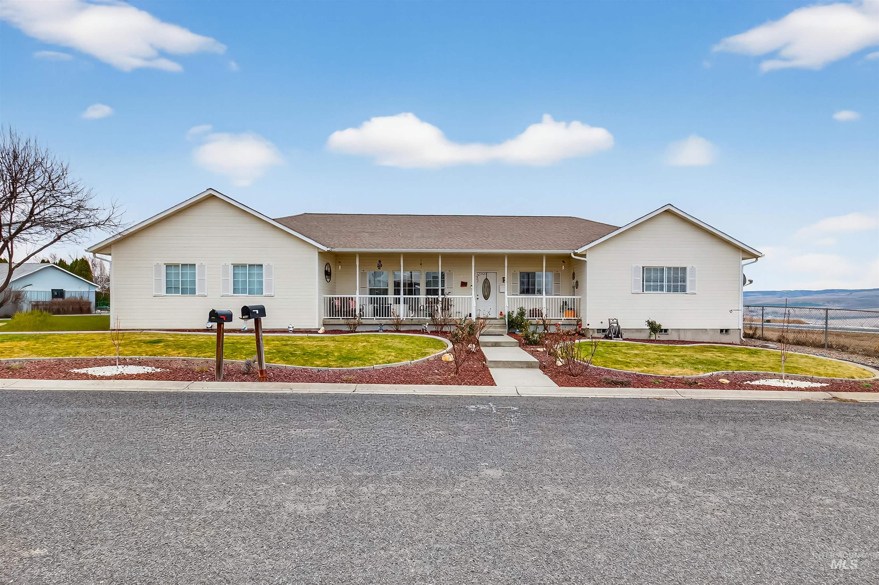 3737 19th St, Lewiston, Idaho 83501, 3 Bedrooms, 2 Bathrooms, Residential For Sale, Price $439,999,MLS 98974199