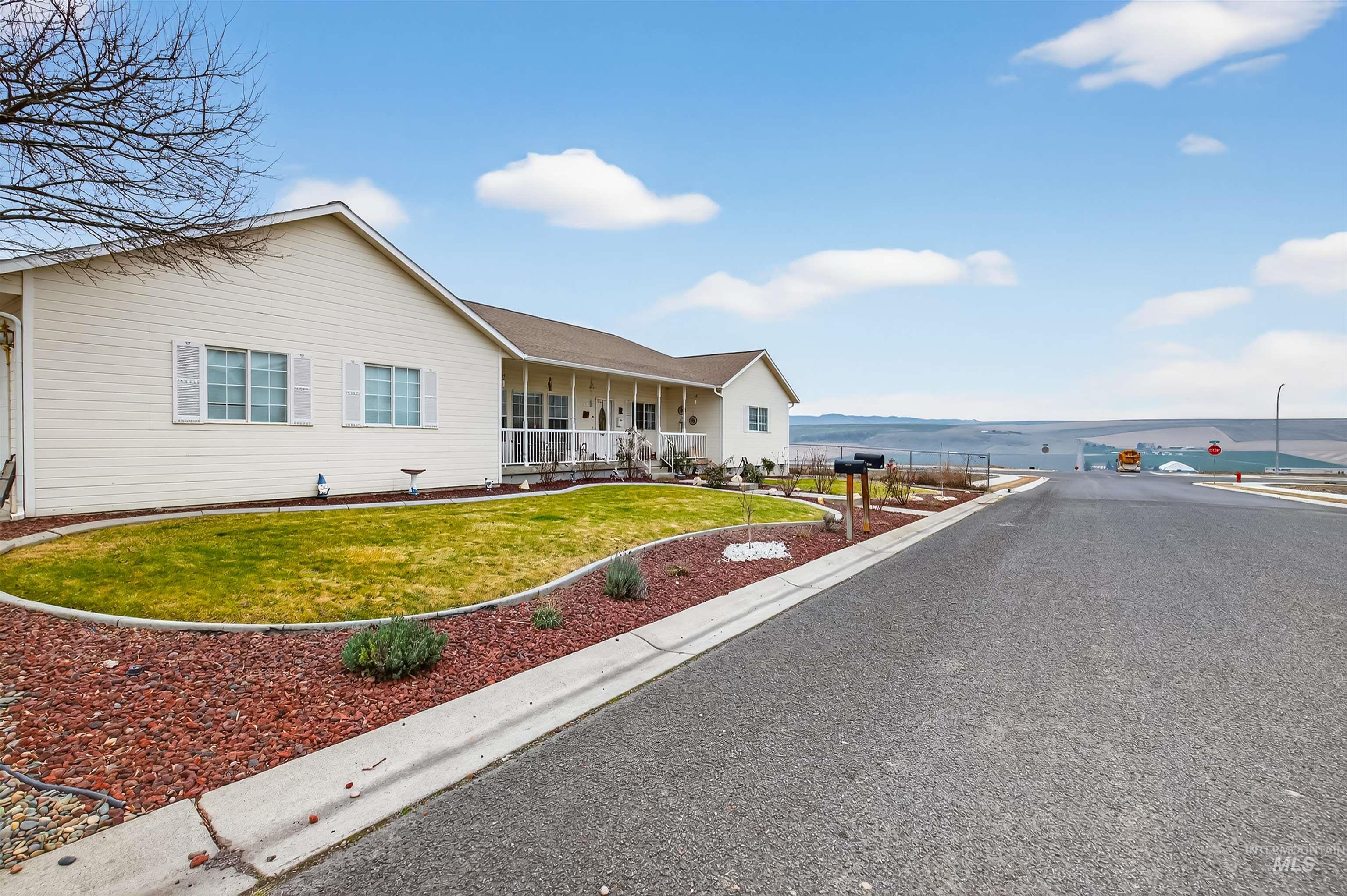 3737 19th St, Lewiston, Idaho 83501, 3 Bedrooms, 2 Bathrooms, Residential For Sale, Price $439,999,MLS 98974199