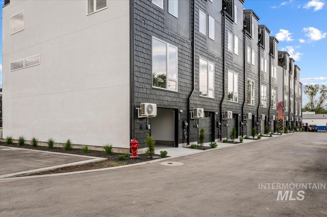 333 E Palapa Lane, Garden City, Idaho 83714, 3 Bedrooms, 3.5 Bathrooms, Residential For Sale, Price $859,900,MLS 98974206