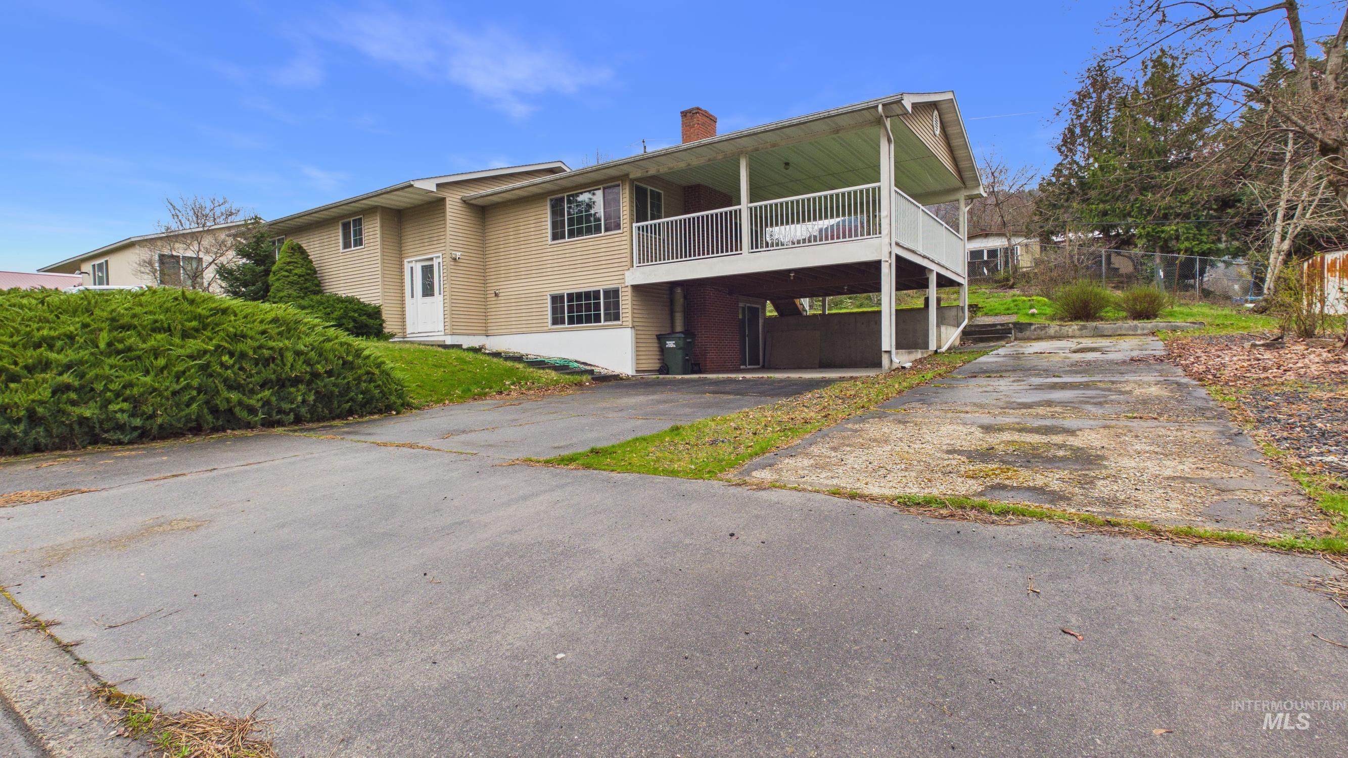 12686 Laqa Ave, Orofino, Idaho 83544, 5 Bedrooms, 2 Bathrooms, Residential For Sale, Price $385,000,MLS 98974208