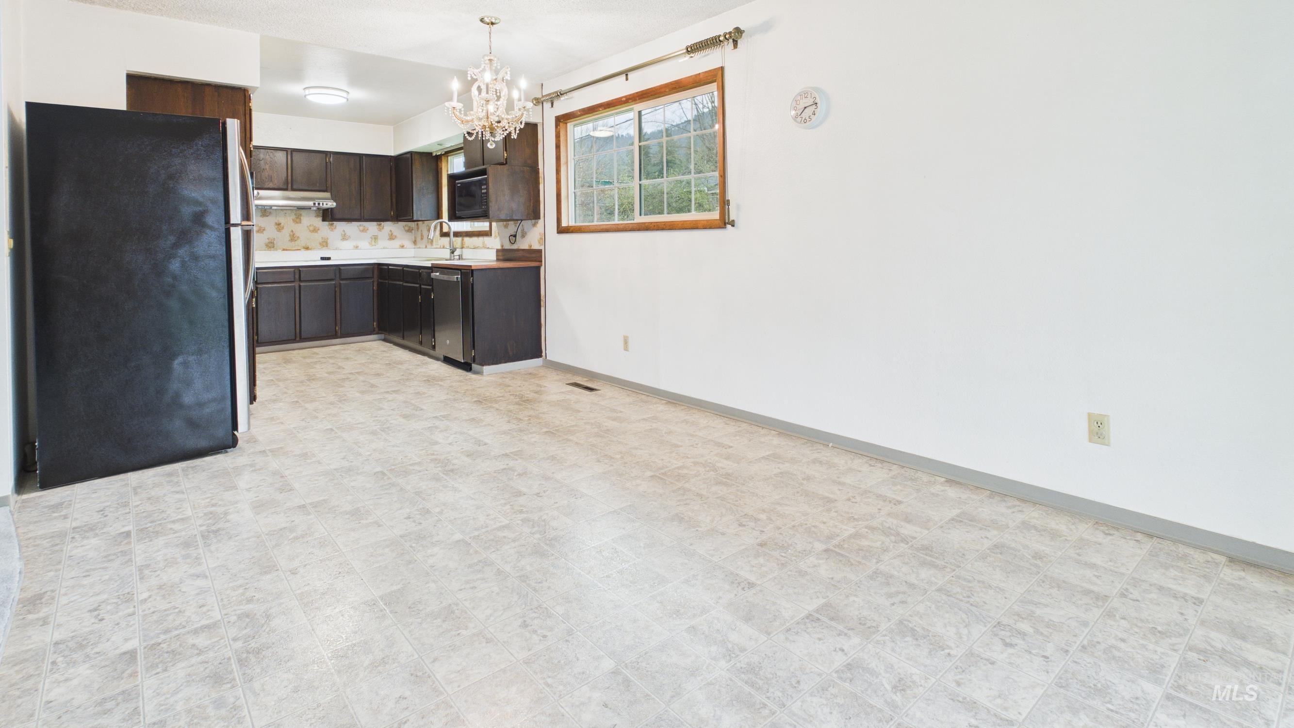 12686 Laqa Ave, Orofino, Idaho 83544, 5 Bedrooms, 2 Bathrooms, Residential For Sale, Price $385,000,MLS 98974208