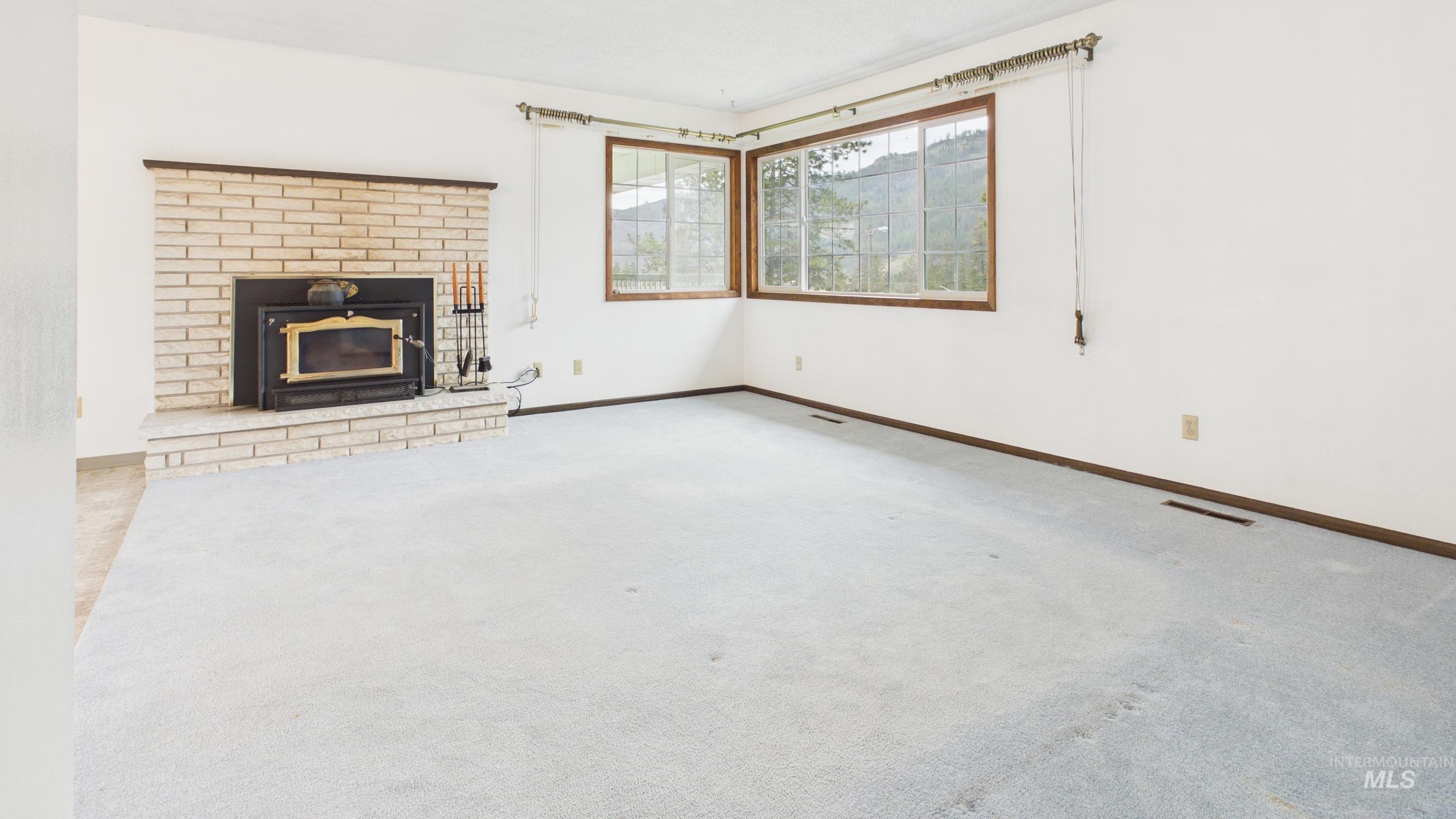 12686 Laqa Ave, Orofino, Idaho 83544, 5 Bedrooms, 2 Bathrooms, Residential For Sale, Price $385,000,MLS 98974208