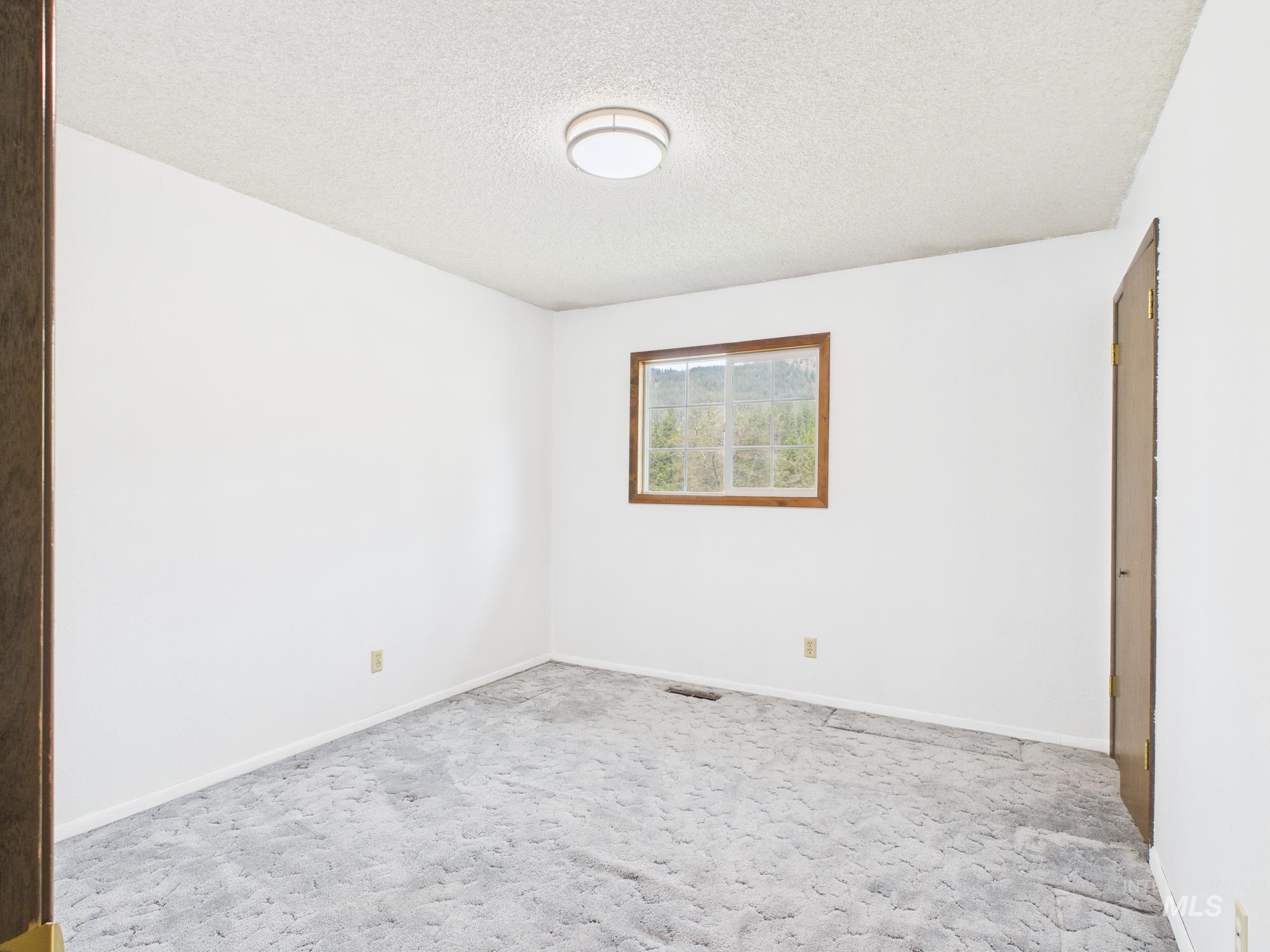 12686 Laqa Ave, Orofino, Idaho 83544, 5 Bedrooms, 2 Bathrooms, Residential For Sale, Price $395,000,MLS 98974208