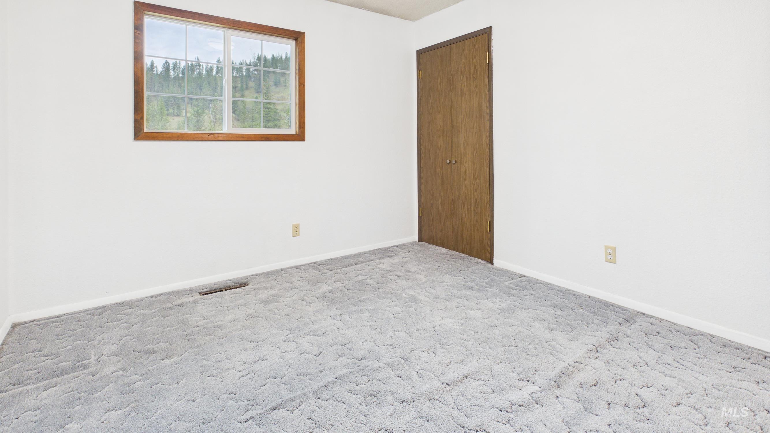 12686 Laqa Ave, Orofino, Idaho 83544, 5 Bedrooms, 2 Bathrooms, Residential For Sale, Price $385,000,MLS 98974208