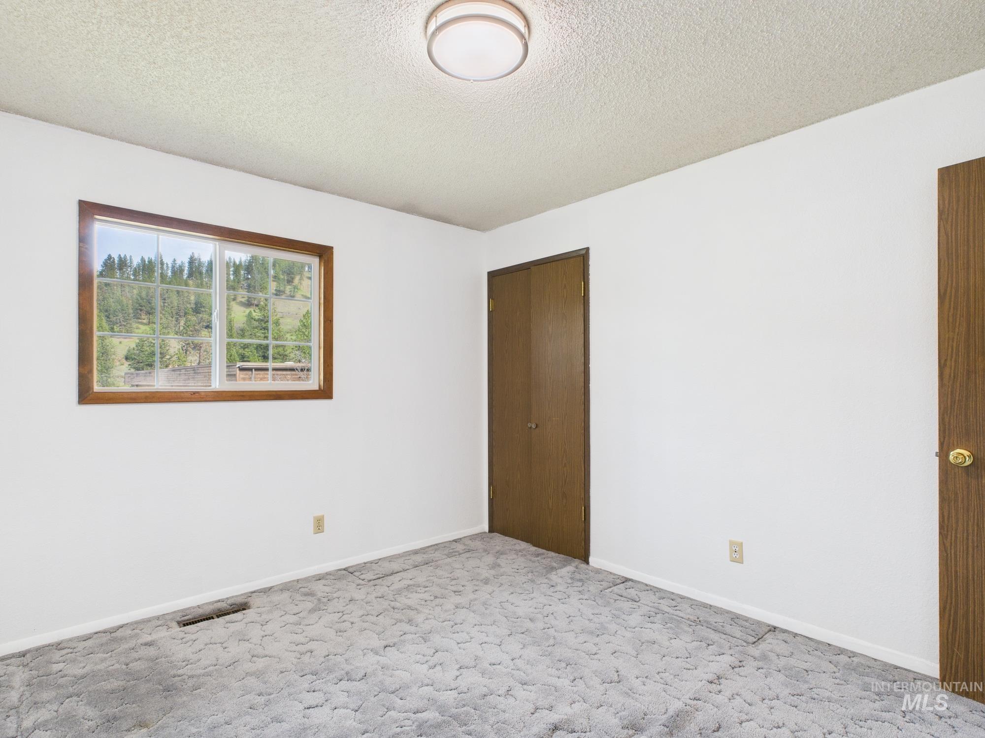 12686 Laqa Ave, Orofino, Idaho 83544, 5 Bedrooms, 2 Bathrooms, Residential For Sale, Price $385,000,MLS 98974208