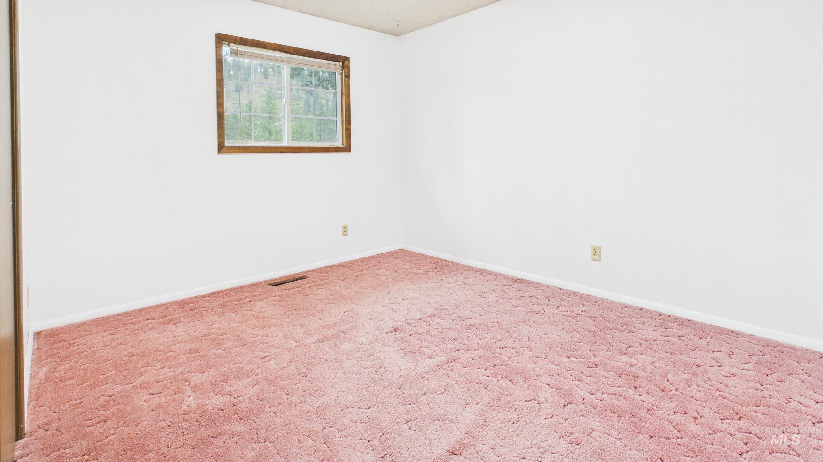 12686 Laqa Ave, Orofino, Idaho 83544, 5 Bedrooms, 2 Bathrooms, Residential For Sale, Price $385,000,MLS 98974208