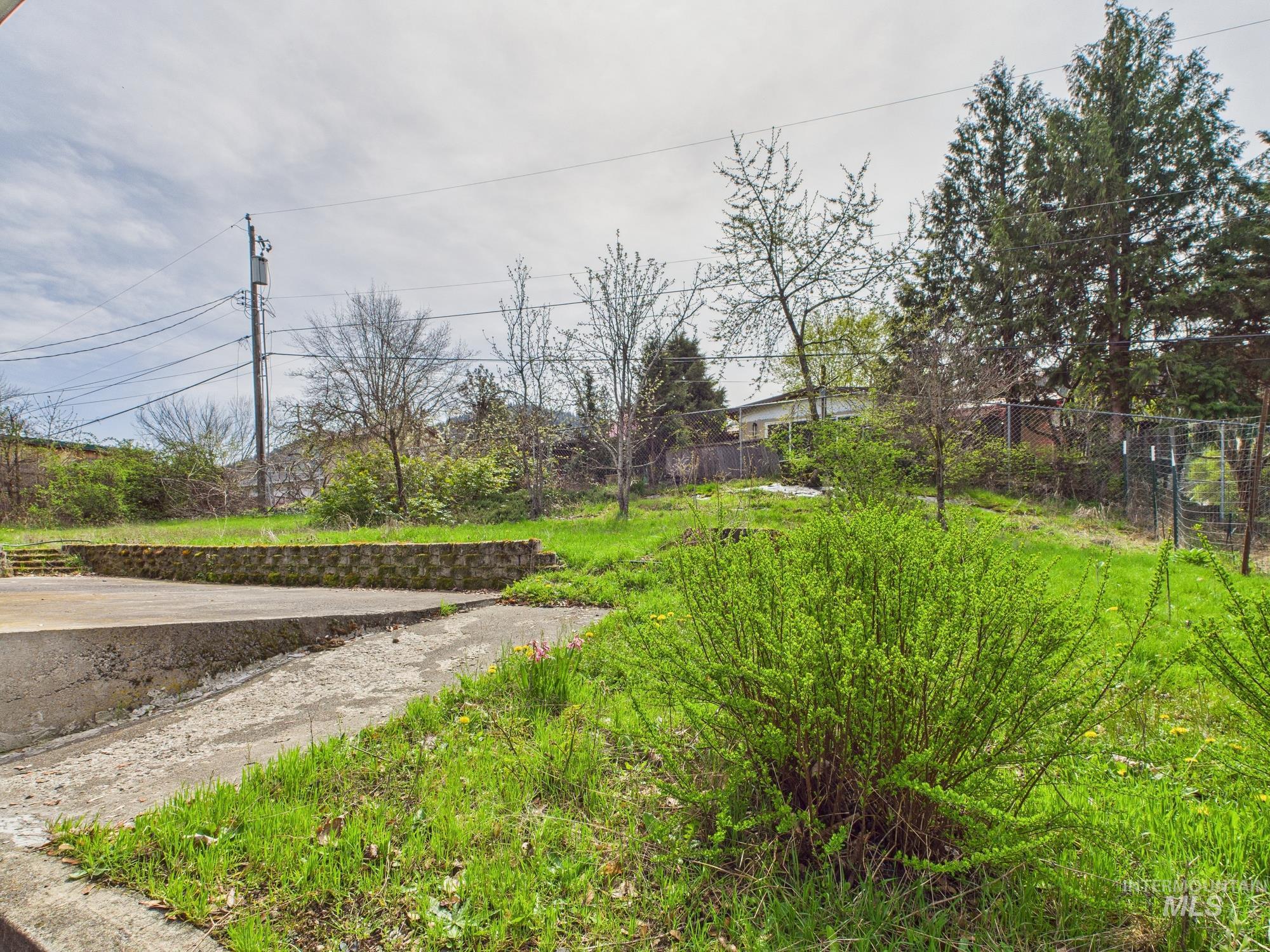 12686 Laqa Ave, Orofino, Idaho 83544, 5 Bedrooms, 2 Bathrooms, Residential For Sale, Price $395,000,MLS 98974208