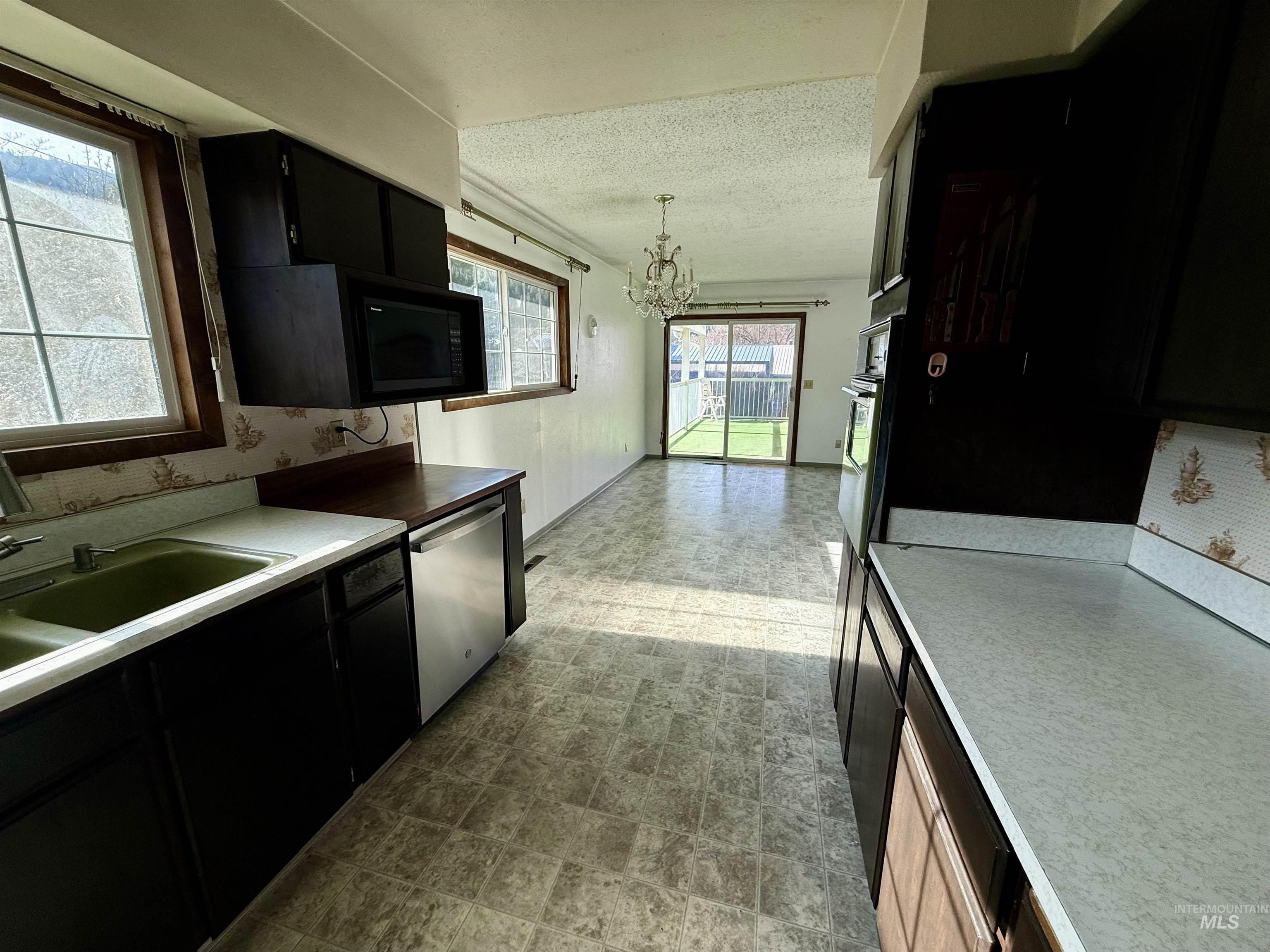 12686 Laqa Ave, Orofino, Idaho 83544, 5 Bedrooms, 2 Bathrooms, Residential For Sale, Price $395,000,MLS 98974208