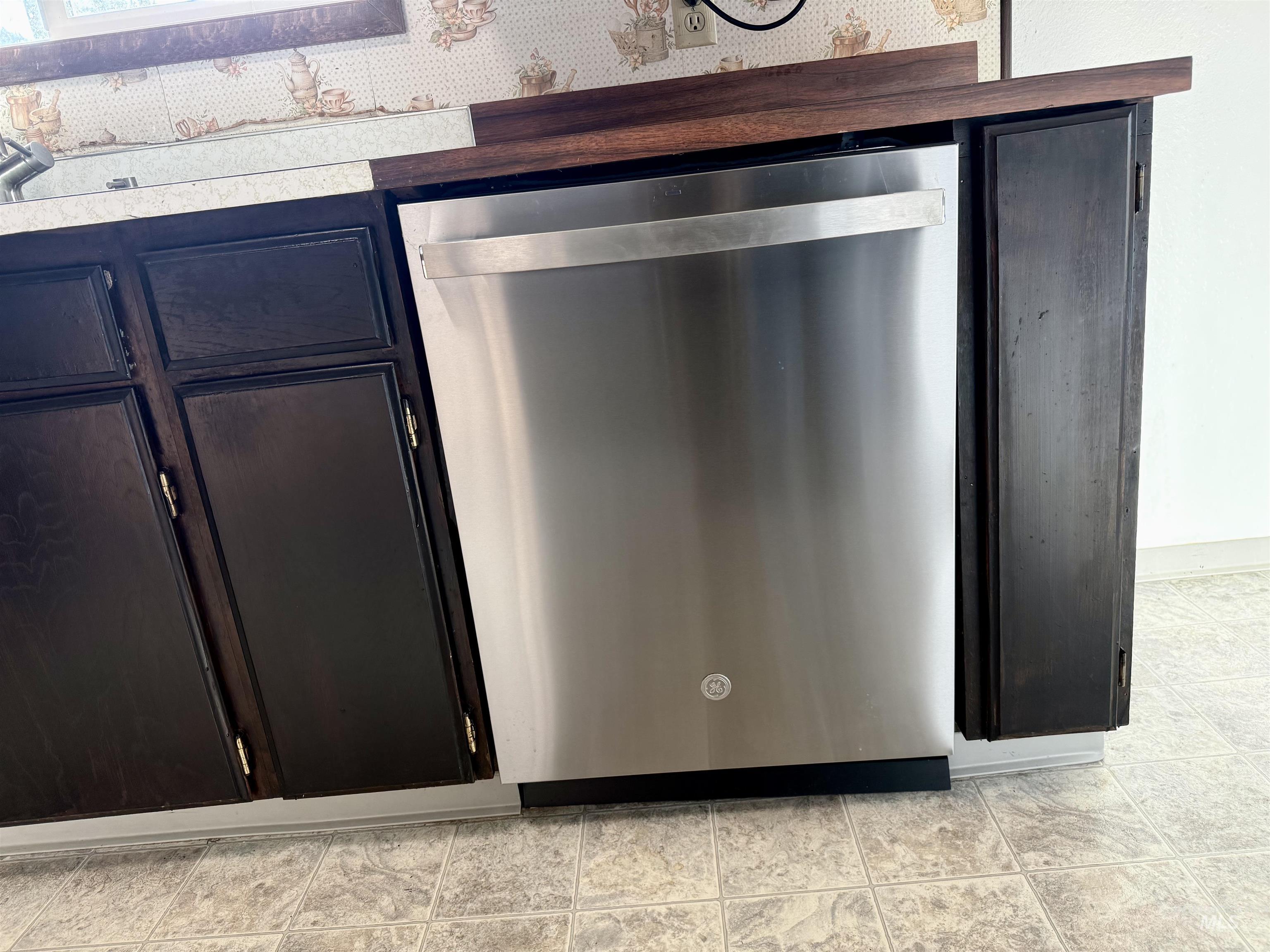 12686 Laqa Ave, Orofino, Idaho 83544, 5 Bedrooms, 2 Bathrooms, Residential For Sale, Price $395,000,MLS 98974208