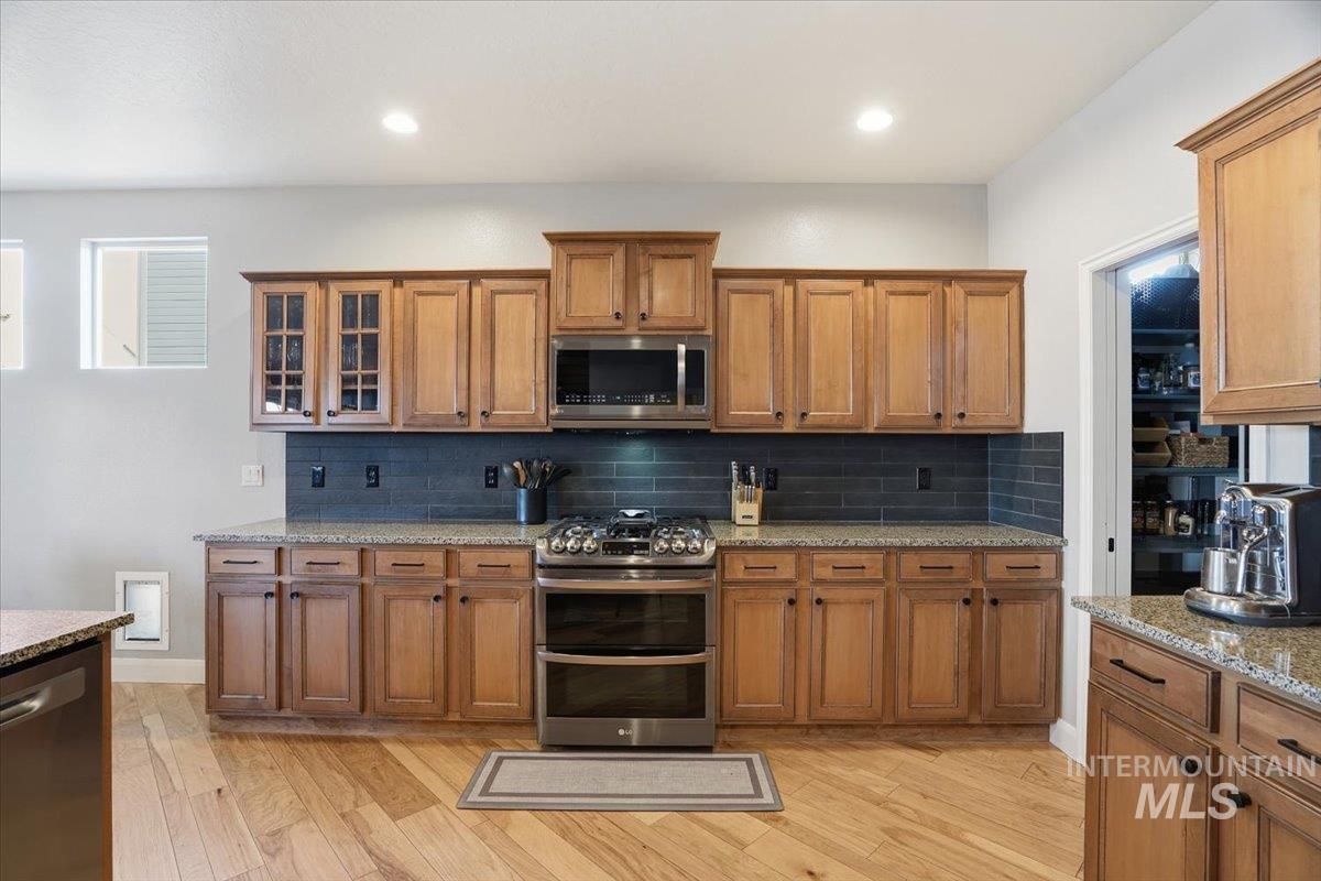 946 W Bacall St., Meridian, Idaho 83646, 5 Bedrooms, 3.5 Bathrooms, Residential For Sale, Price $896,500, 98974214