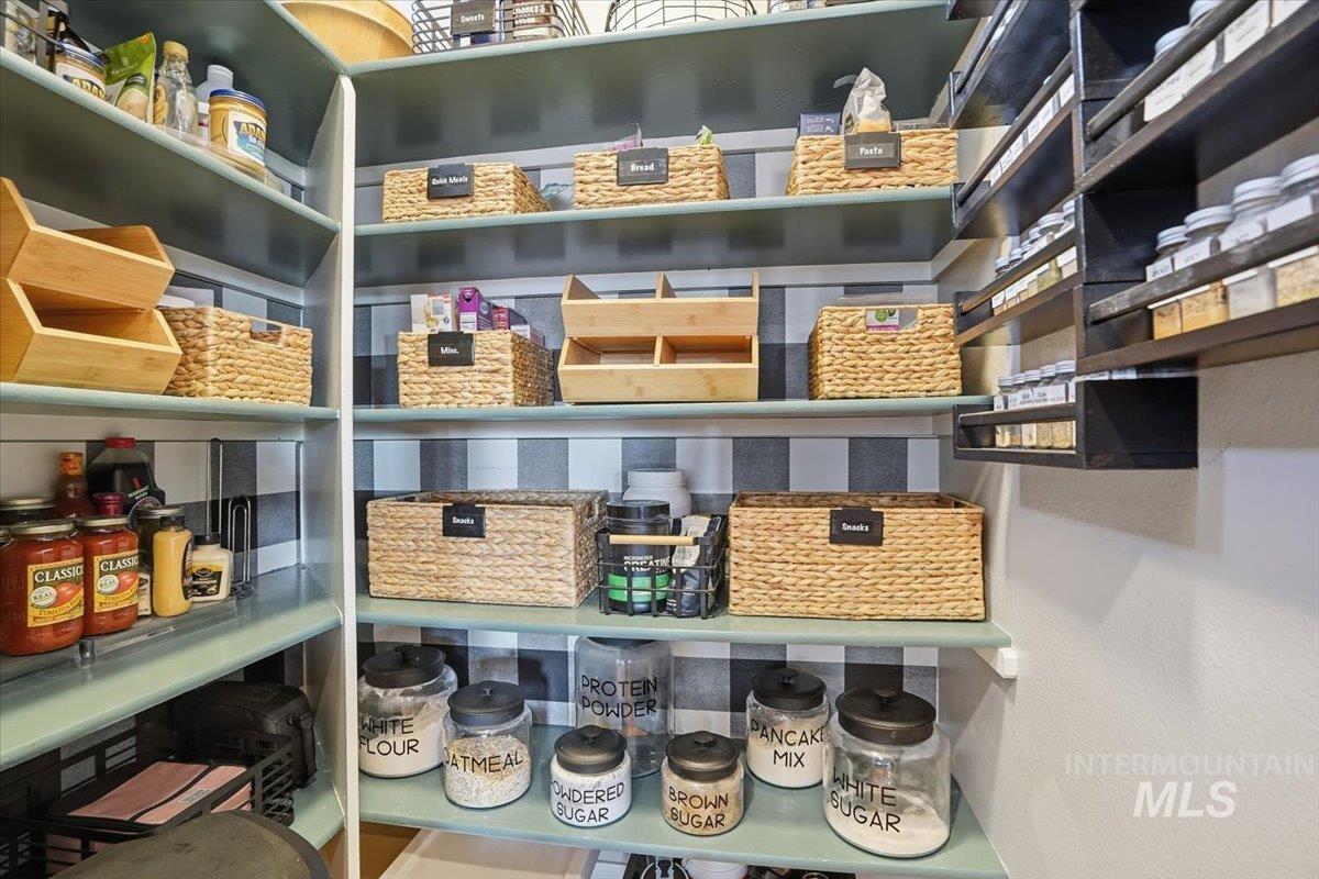 946 W Bacall St., Meridian, Idaho 83646, 5 Bedrooms, 3.5 Bathrooms, Residential For Sale, Price $896,500, 98974214