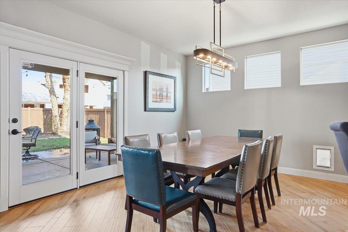 946 W Bacall St., Meridian, Idaho 83646, 5 Bedrooms, 3.5 Bathrooms, Residential For Sale, Price $896,500, 98974214