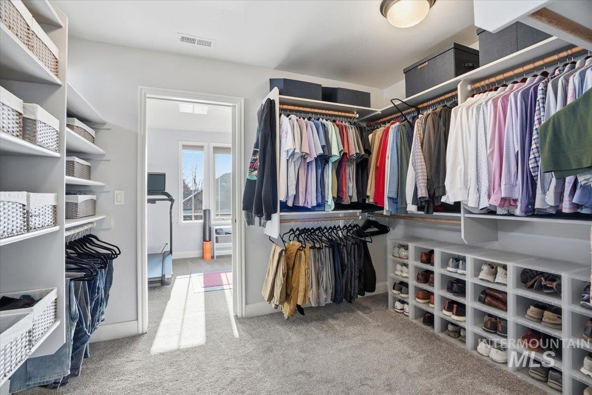 946 W Bacall St., Meridian, Idaho 83646, 5 Bedrooms, 3.5 Bathrooms, Residential For Sale, Price $896,500, 98974214