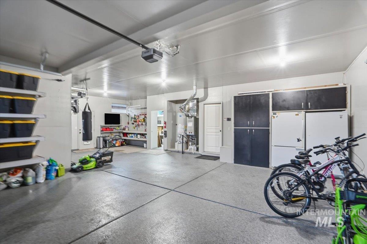 946 W Bacall St., Meridian, Idaho 83646, 5 Bedrooms, 3.5 Bathrooms, Residential For Sale, Price $896,500, 98974214