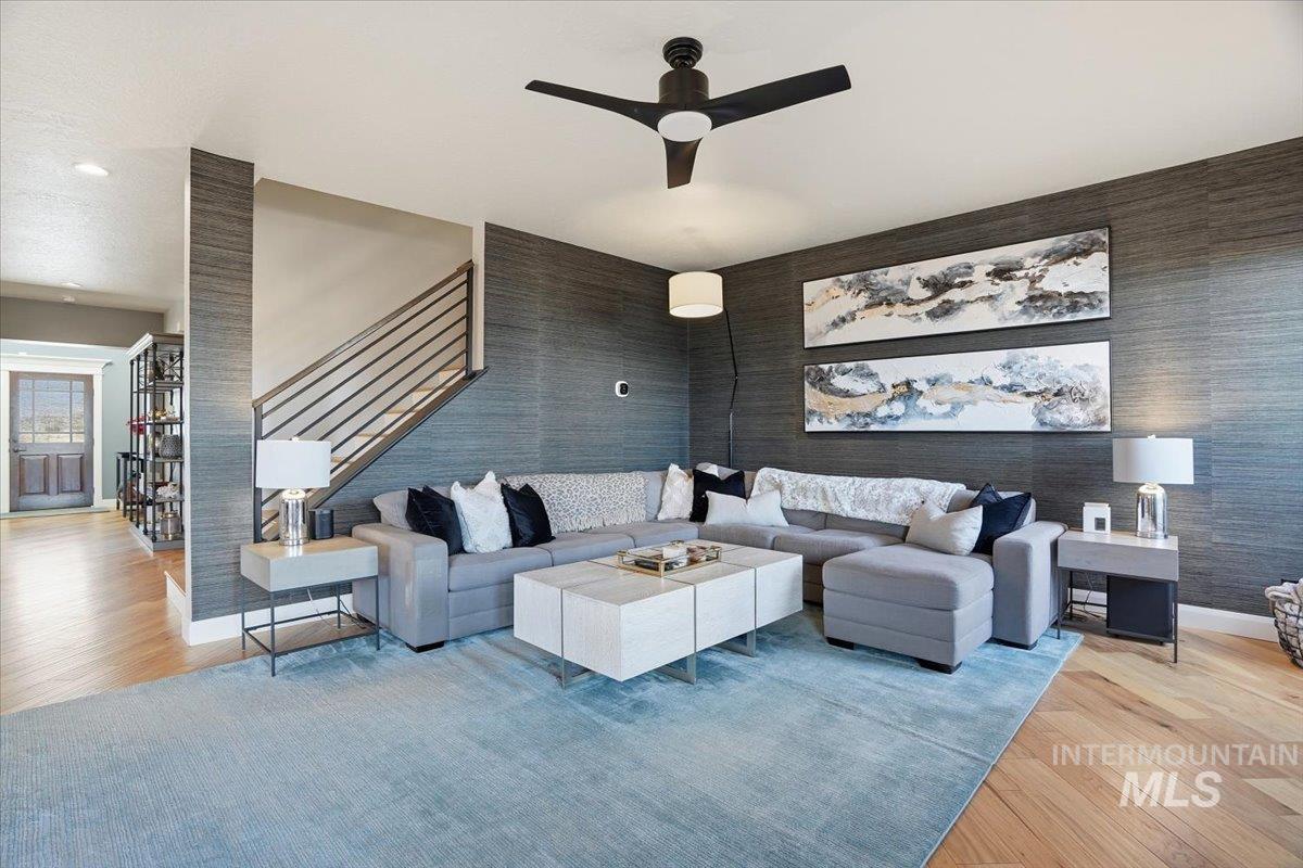 946 W Bacall St., Meridian, Idaho 83646, 5 Bedrooms, 3.5 Bathrooms, Residential For Sale, Price $896,500, 98974214