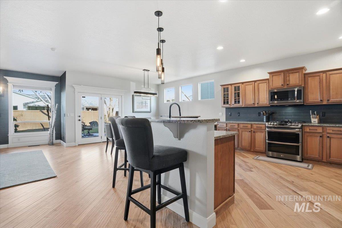 946 W Bacall St., Meridian, Idaho 83646, 5 Bedrooms, 3.5 Bathrooms, Residential For Sale, Price $896,500, 98974214