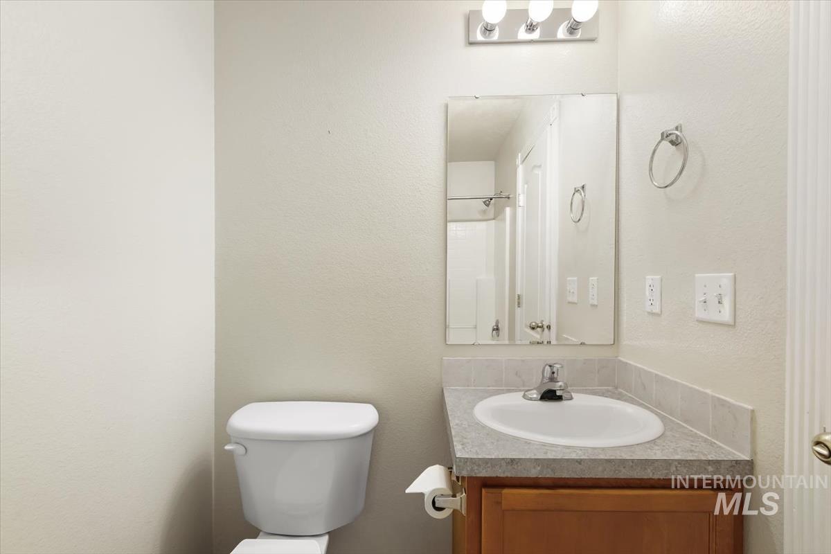 6715 W Morris Hill Ln, Boise, Idaho 83704, 2 Bedrooms, 1.5 Bathrooms, Residential Income For Sale, Price $949,000,MLS 98974221