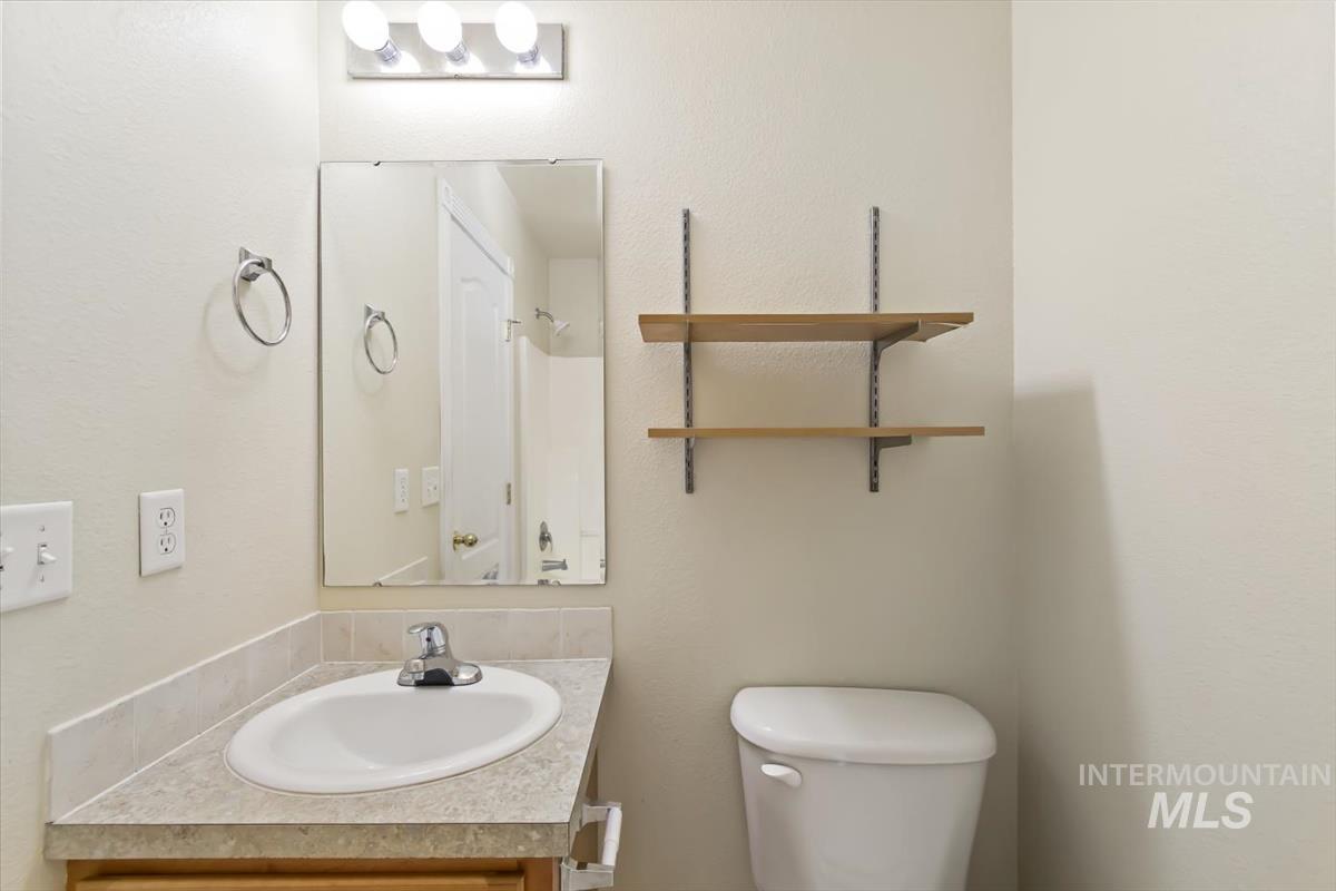 6715 W Morris Hill Ln, Boise, Idaho 83704, 2 Bedrooms, 1.5 Bathrooms, Residential Income For Sale, Price $949,000,MLS 98974221