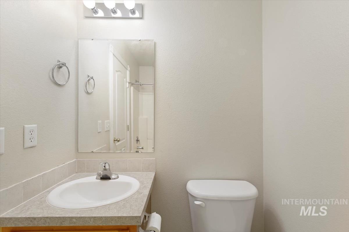 6715 W Morris Hill Ln, Boise, Idaho 83704, 2 Bedrooms, 1.5 Bathrooms, Residential Income For Sale, Price $949,000,MLS 98974221