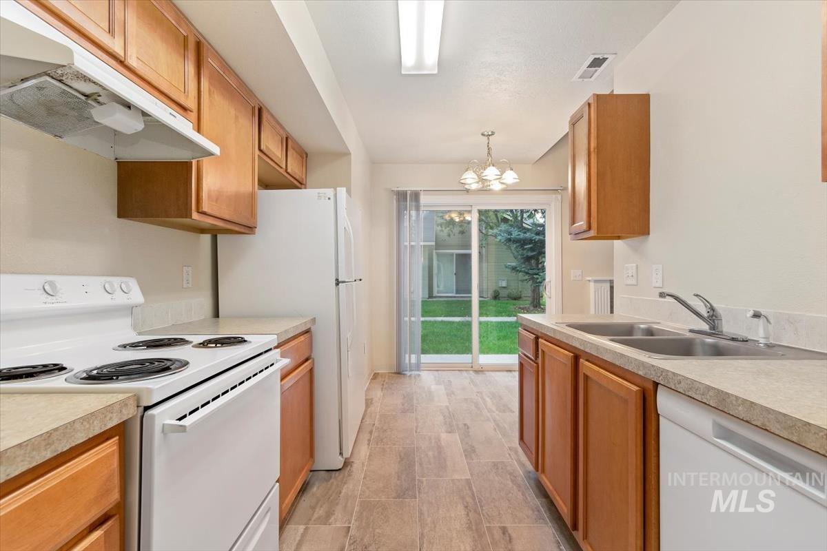 6715 W Morris Hill Ln, Boise, Idaho 83704, 2 Bedrooms, 1.5 Bathrooms, Residential Income For Sale, Price $949,000,MLS 98974221