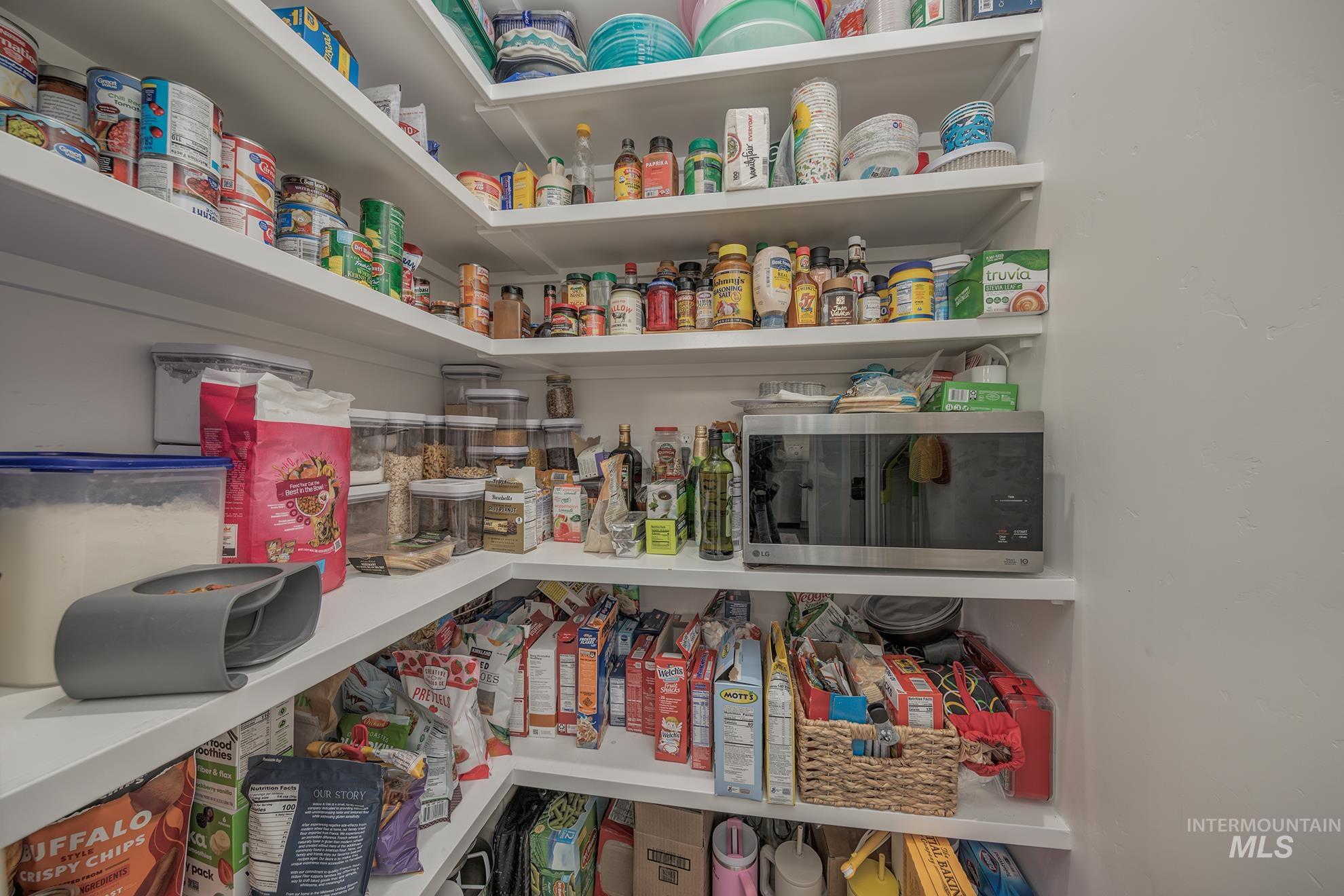 6686 N Asissi Lane, Meridian, Idaho 83646, 3 Bedrooms, 2.5 Bathrooms, Residential For Sale, Price $739,000,MLS 98974225