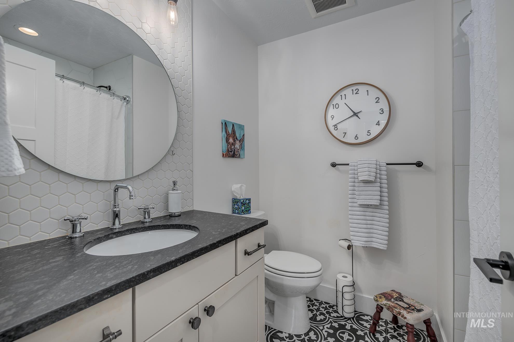 6686 N Asissi Lane, Meridian, Idaho 83646, 3 Bedrooms, 2.5 Bathrooms, Residential For Sale, Price $739,000,MLS 98974225