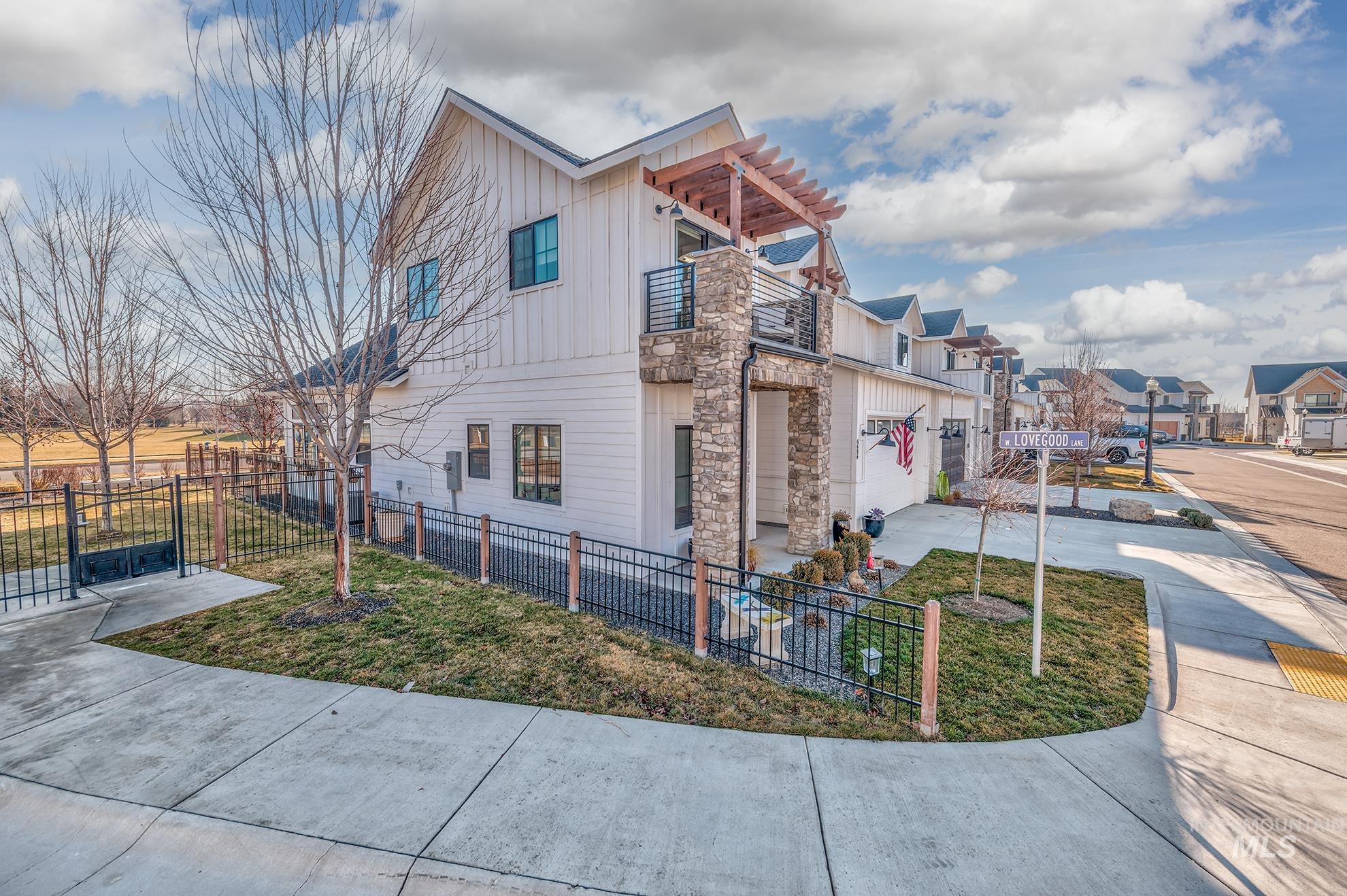 6686 N Asissi Lane, Meridian, Idaho 83646, 3 Bedrooms, 2.5 Bathrooms, Residential For Sale, Price $739,000,MLS 98974225