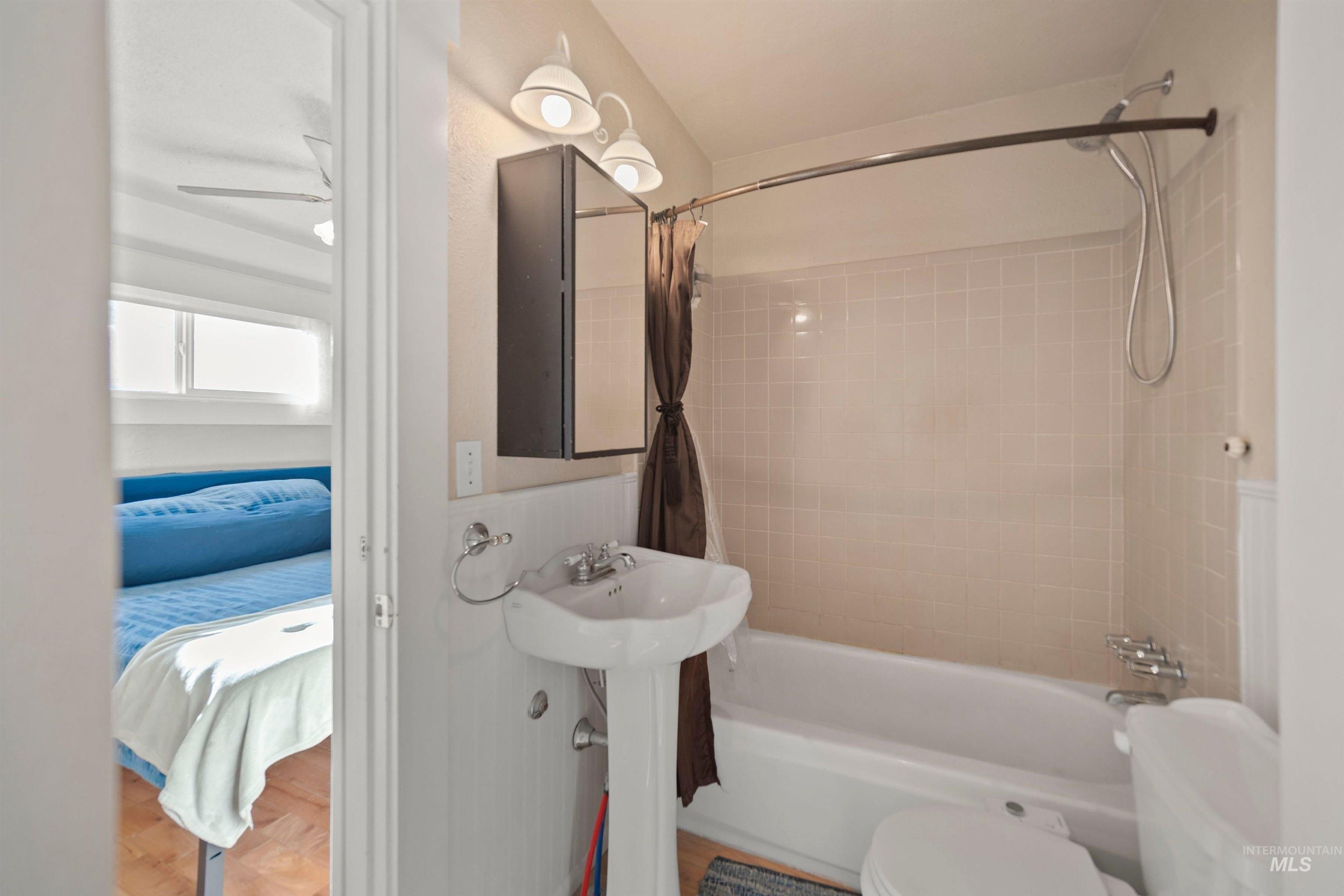 1710 1st Street South, Nampa, Idaho 83651, 2 Bedrooms, 1 Bathroom, Residential For Sale, Price $299,900,MLS 98974228