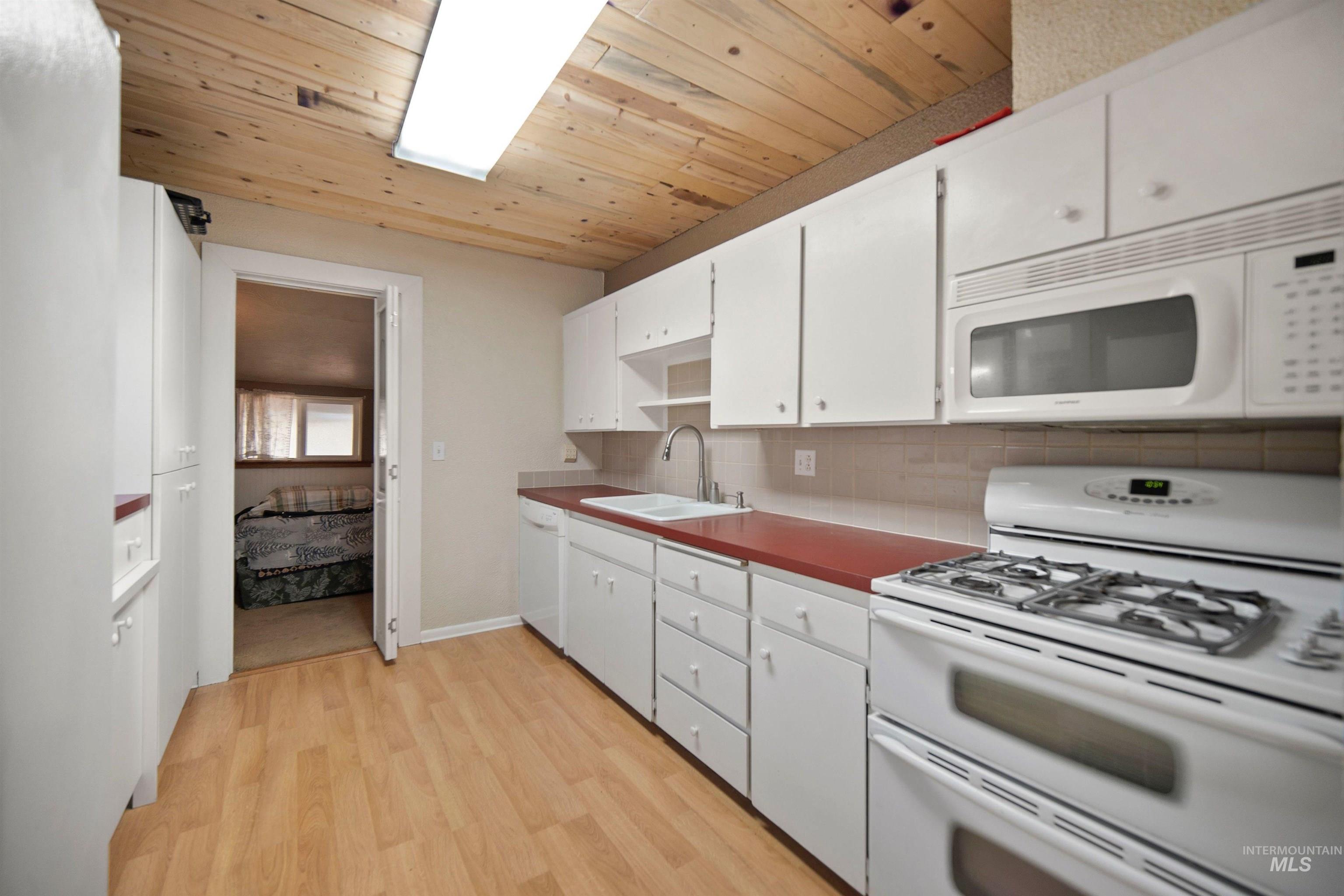 1710 1st Street South, Nampa, Idaho 83651, 2 Bedrooms, 1 Bathroom, Residential For Sale, Price $295,000,MLS 98974228