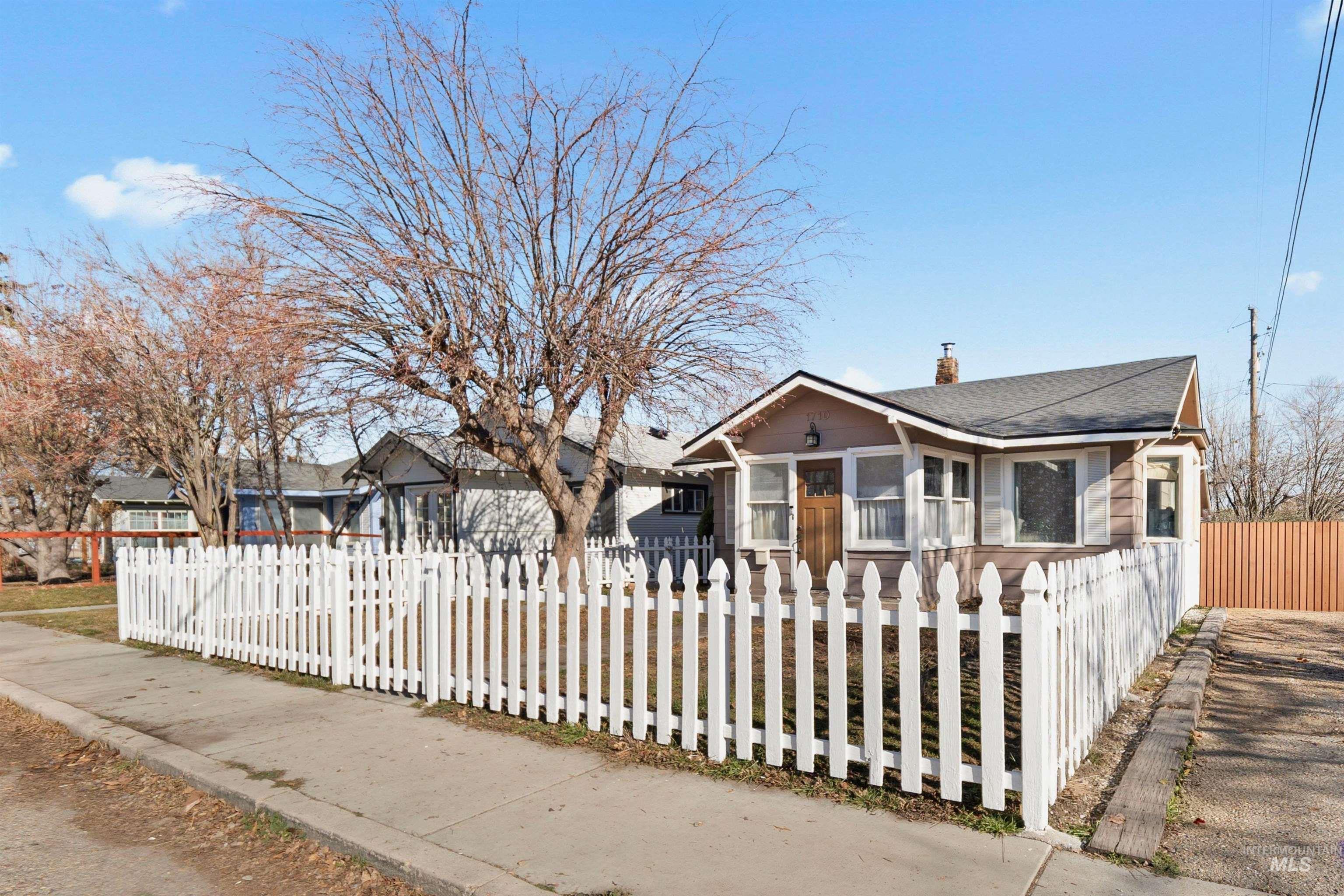 1710 1st Street South, Nampa, Idaho 83651, 2 Bedrooms, 1 Bathroom, Residential For Sale, Price $299,900,MLS 98974228