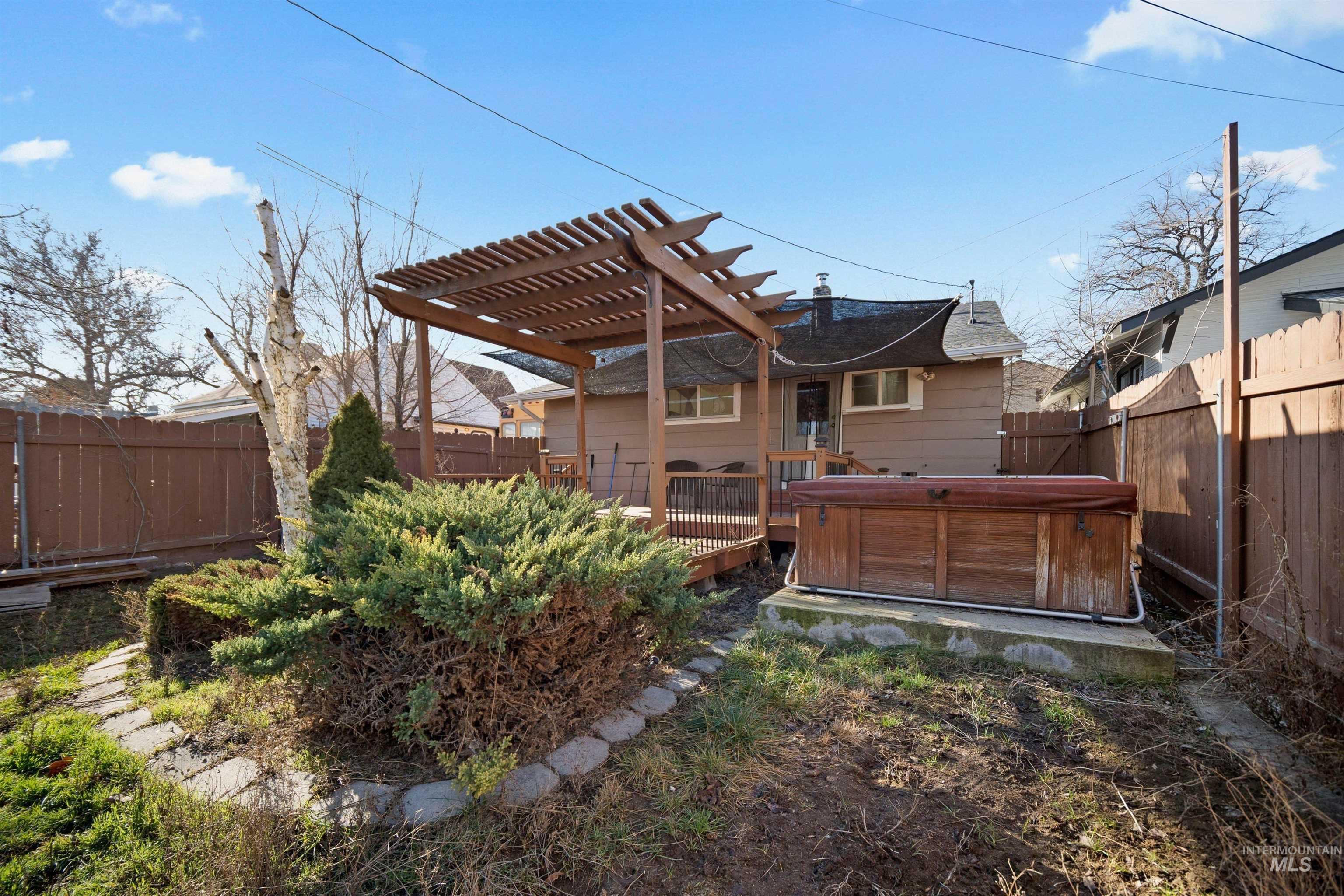 1710 1st Street South, Nampa, Idaho 83651, 2 Bedrooms, 1 Bathroom, Residential For Sale, Price $285,000,MLS 98974228