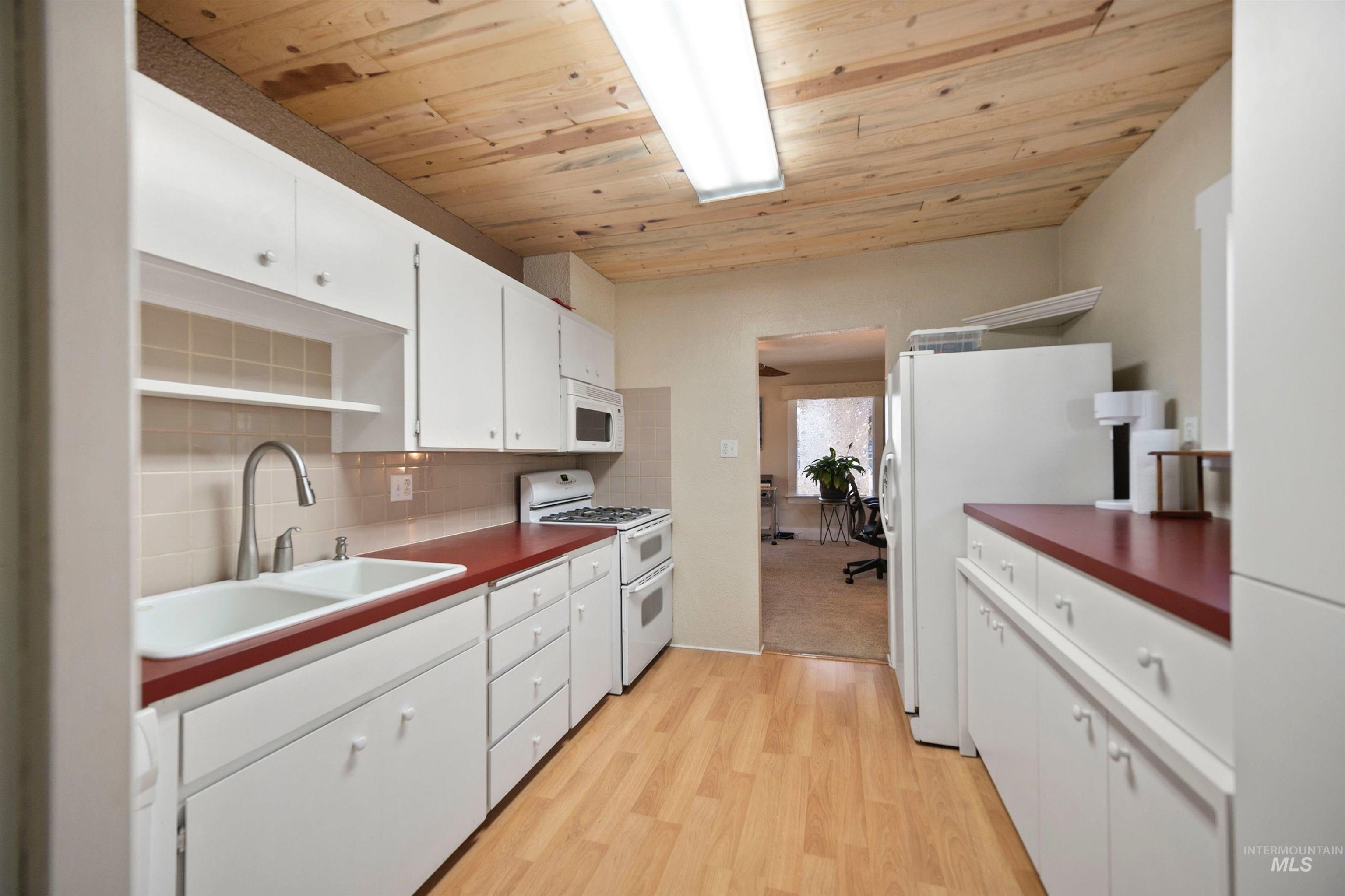 1710 1st Street South, Nampa, Idaho 83651, 2 Bedrooms, 1 Bathroom, Residential For Sale, Price $295,000,MLS 98974228