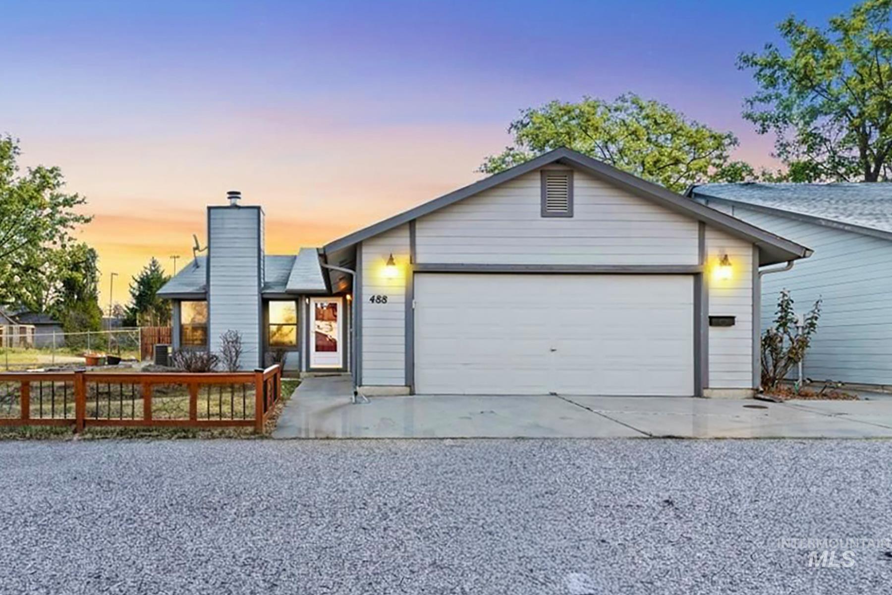 488 N Chambers Ln, Boise, Idaho 83706, 2 Bedrooms, 2 Bathrooms, Residential For Sale, Price $350,000,MLS 98974232