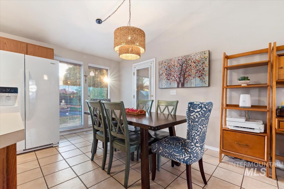 488 N Chambers Ln, Boise, Idaho 83706, 2 Bedrooms, 2 Bathrooms, Residential For Sale, Price $350,000,MLS 98974232