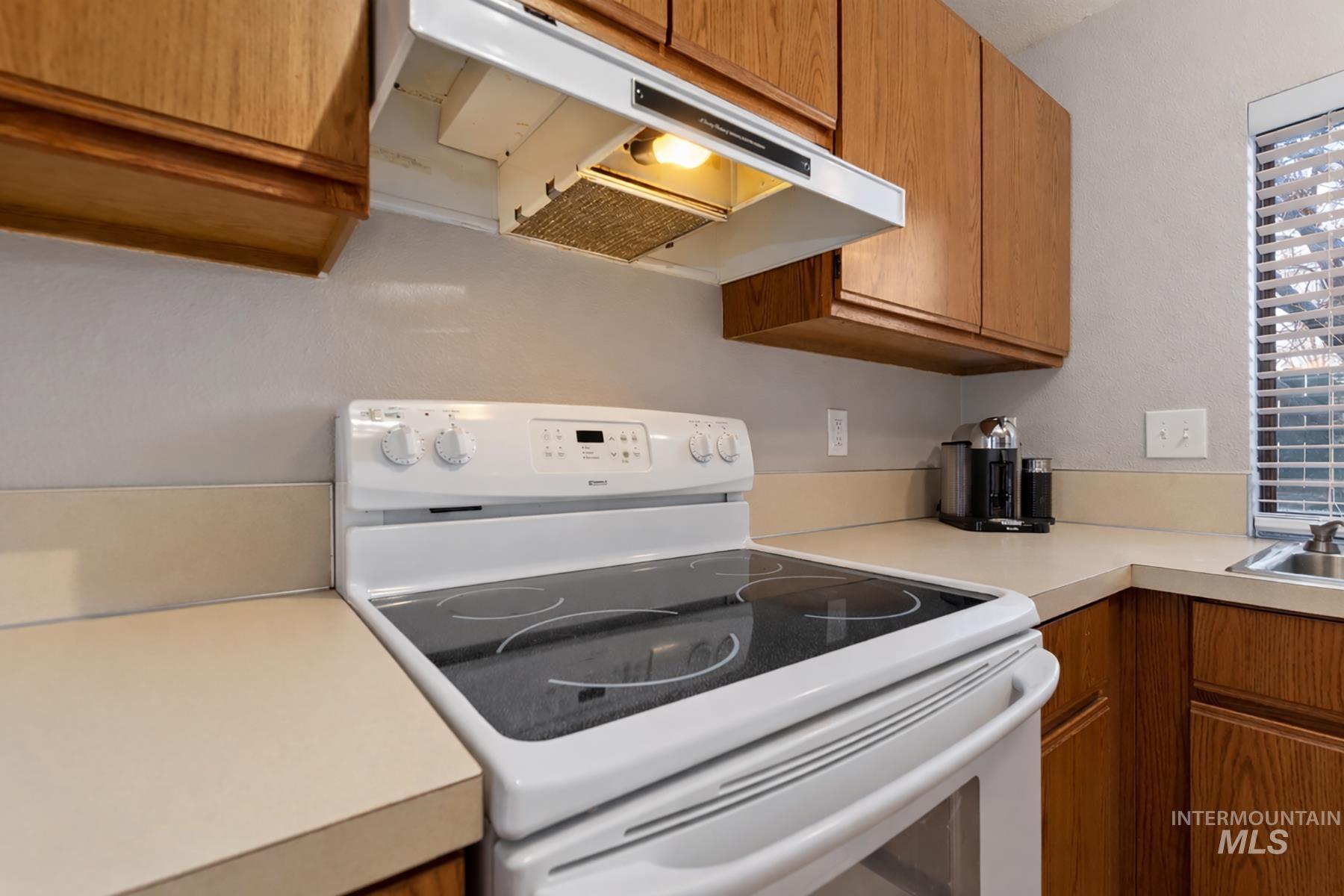 488 N Chambers Ln, Boise, Idaho 83706, 2 Bedrooms, 2 Bathrooms, Residential For Sale, Price $350,000,MLS 98974232