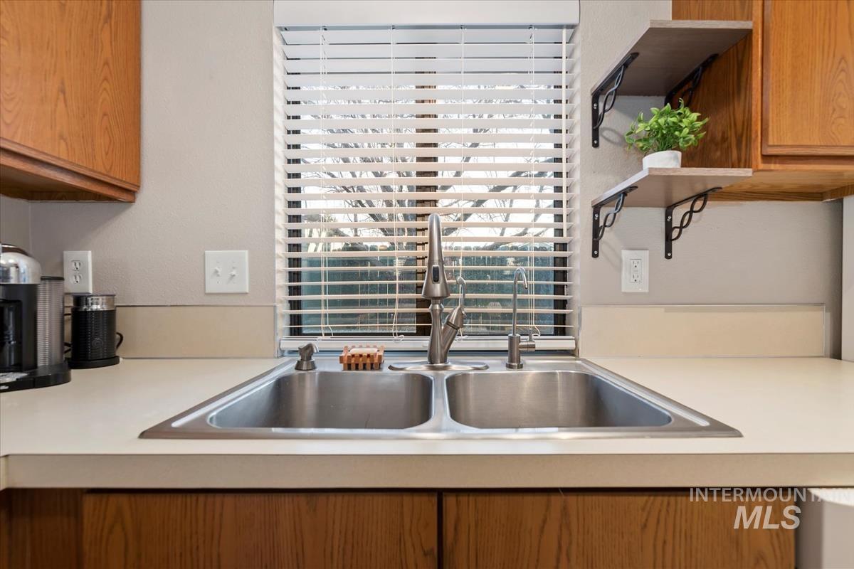 488 N Chambers Ln, Boise, Idaho 83706, 2 Bedrooms, 2 Bathrooms, Residential For Sale, Price $350,000,MLS 98974232