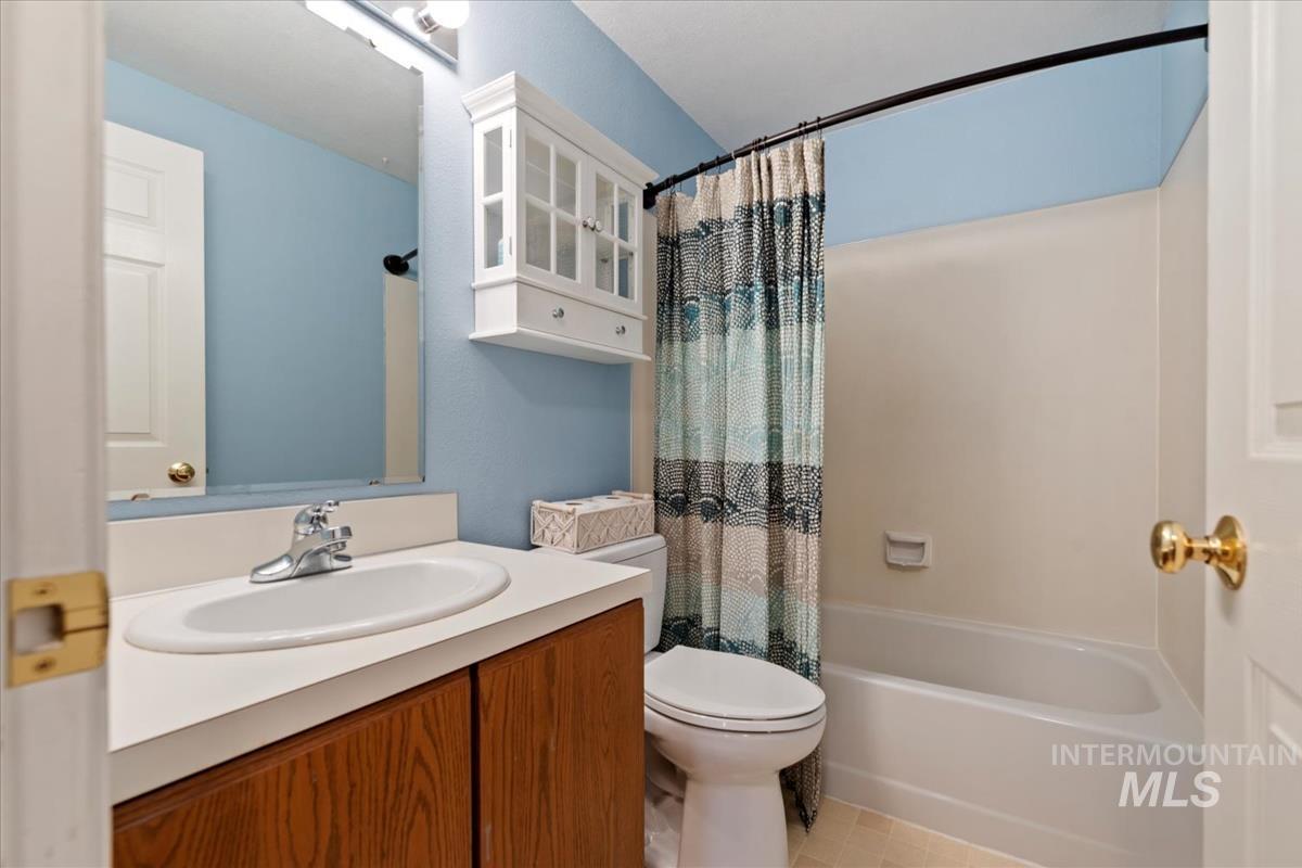 488 N Chambers Ln, Boise, Idaho 83706, 2 Bedrooms, 2 Bathrooms, Residential For Sale, Price $350,000,MLS 98974232