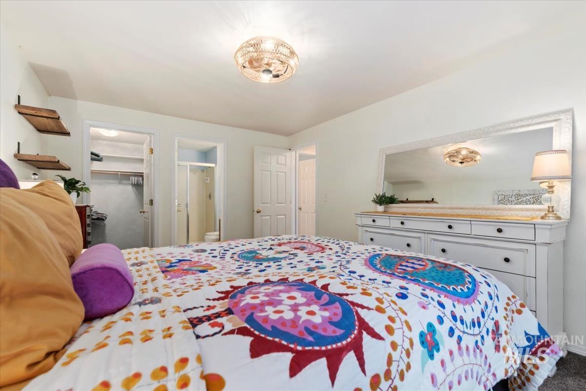 488 N Chambers Ln, Boise, Idaho 83706, 2 Bedrooms, 2 Bathrooms, Residential For Sale, Price $350,000,MLS 98974232