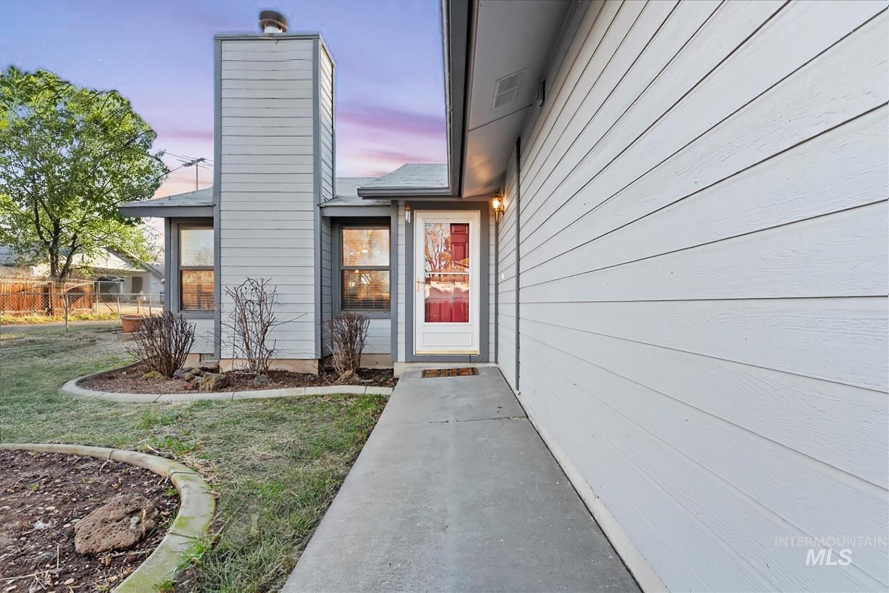 488 N Chambers Ln, Boise, Idaho 83706, 2 Bedrooms, 2 Bathrooms, Residential For Sale, Price $350,000,MLS 98974232