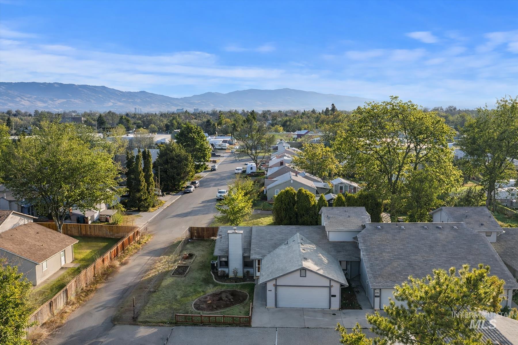 488 N Chambers Ln, Boise, Idaho 83706, 2 Bedrooms, 2 Bathrooms, Residential For Sale, Price $350,000,MLS 98974232