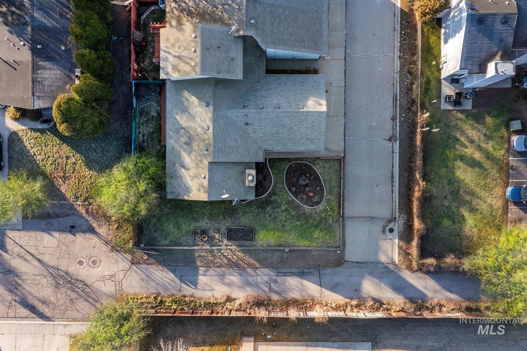 488 N Chambers Ln, Boise, Idaho 83706, 2 Bedrooms, 2 Bathrooms, Residential For Sale, Price $350,000,MLS 98974232