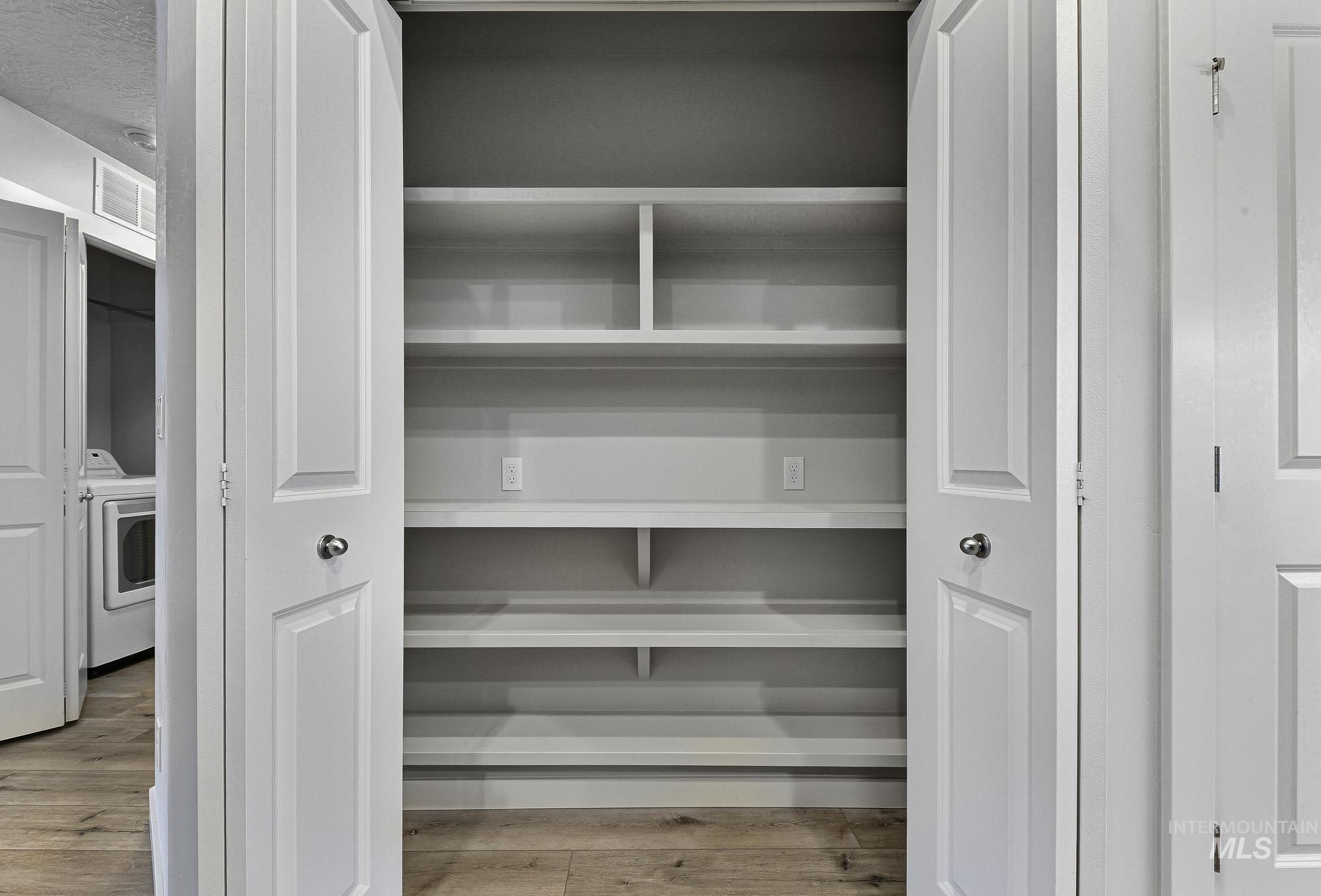 3065 N Summerbrook Ave, Meridian, Idaho 83646, 3 Bedrooms, 2 Bathrooms, Residential For Sale, Price $414,900,MLS 98974235