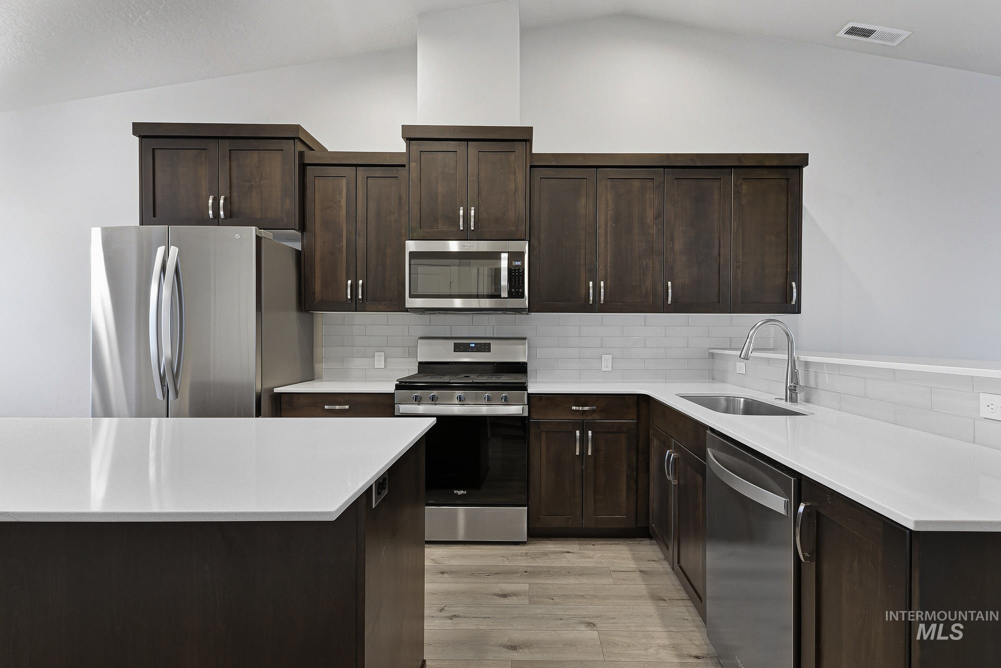 3065 N Summerbrook Ave, Meridian, Idaho 83646, 3 Bedrooms, 2 Bathrooms, Residential For Sale, Price $414,900,MLS 98974235