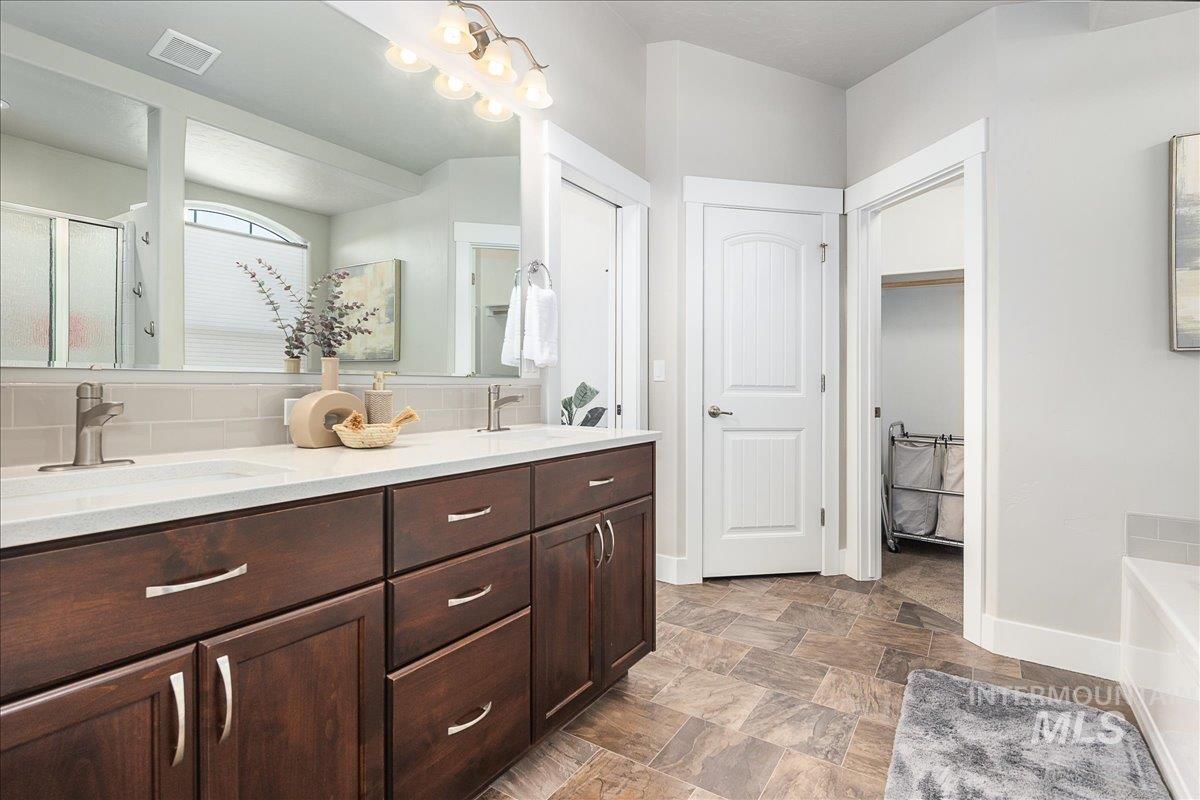 6177 E Canyon Crossing Dr, Nampa, Idaho 83687, 4 Bedrooms, 3 Bathrooms, Residential For Sale, Price $549,500, 98974236